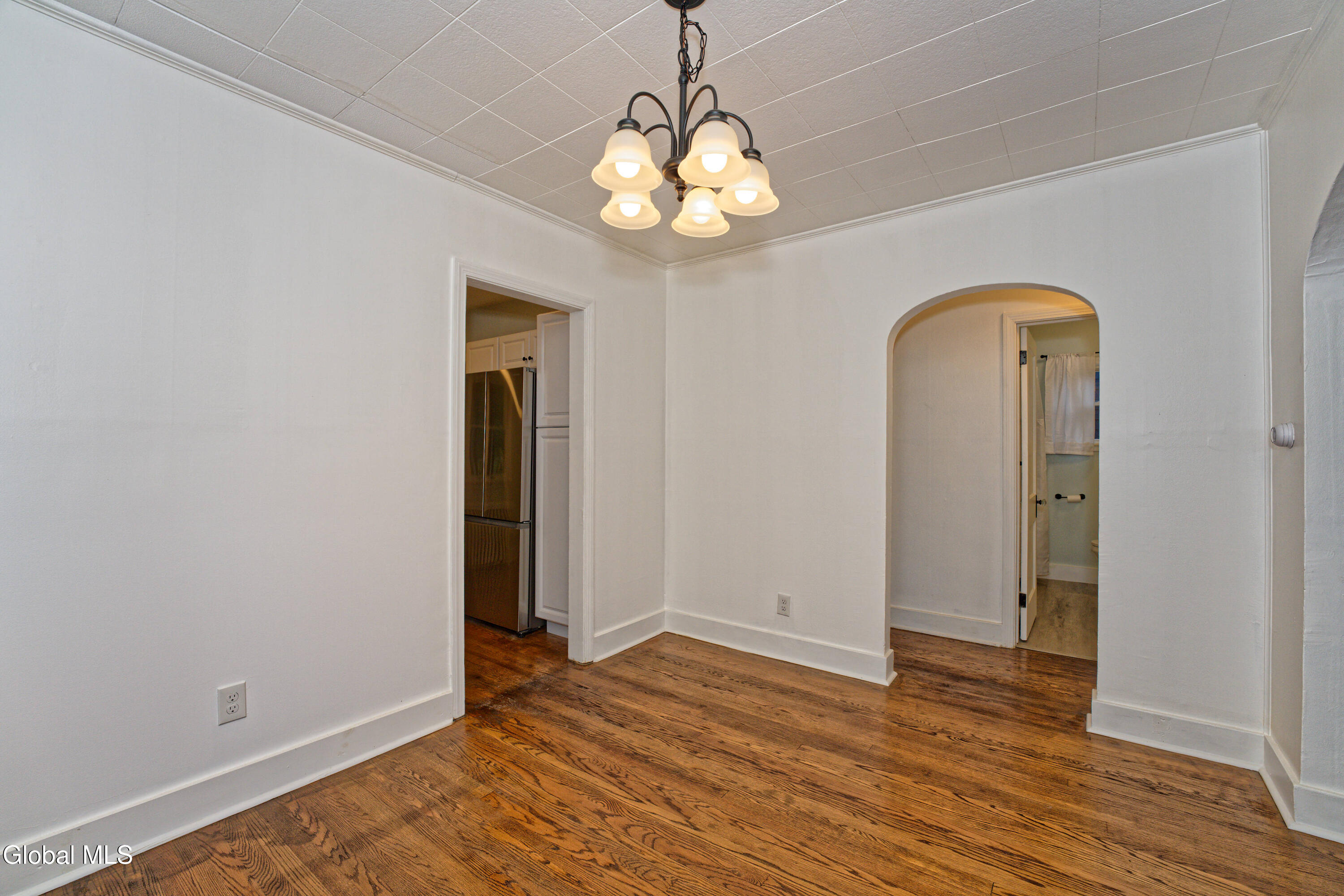 11 Victoria Avenue