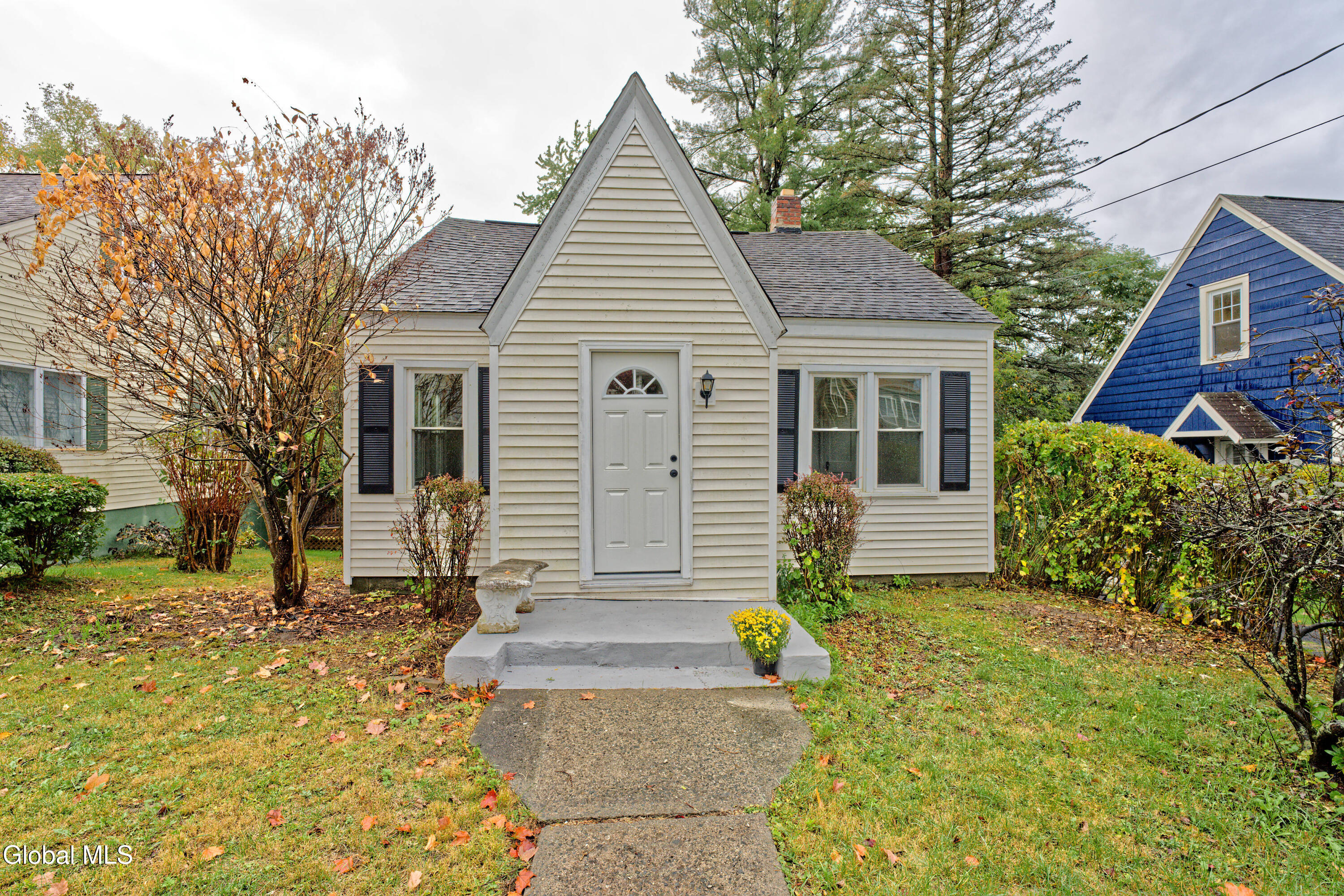 11 Victoria Avenue