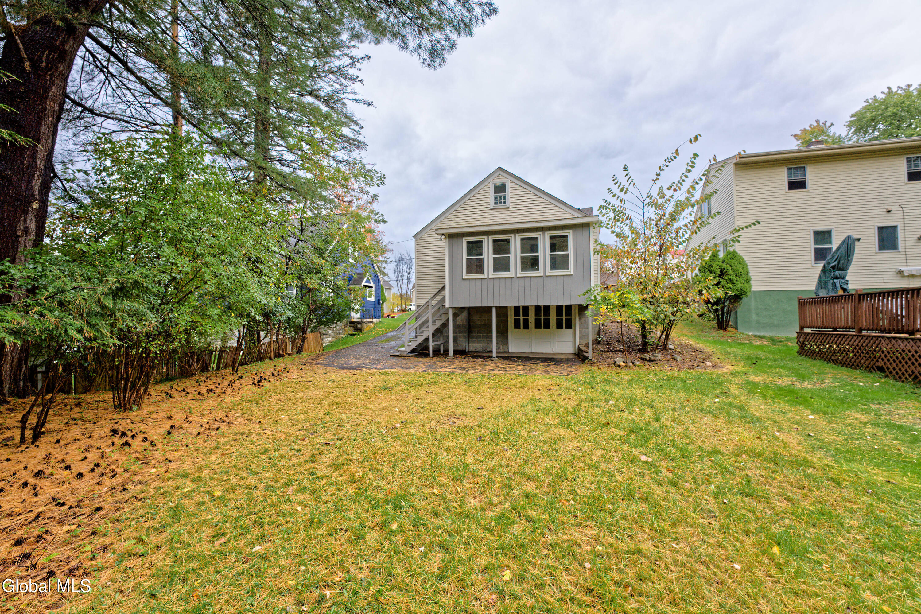 11 Victoria Avenue