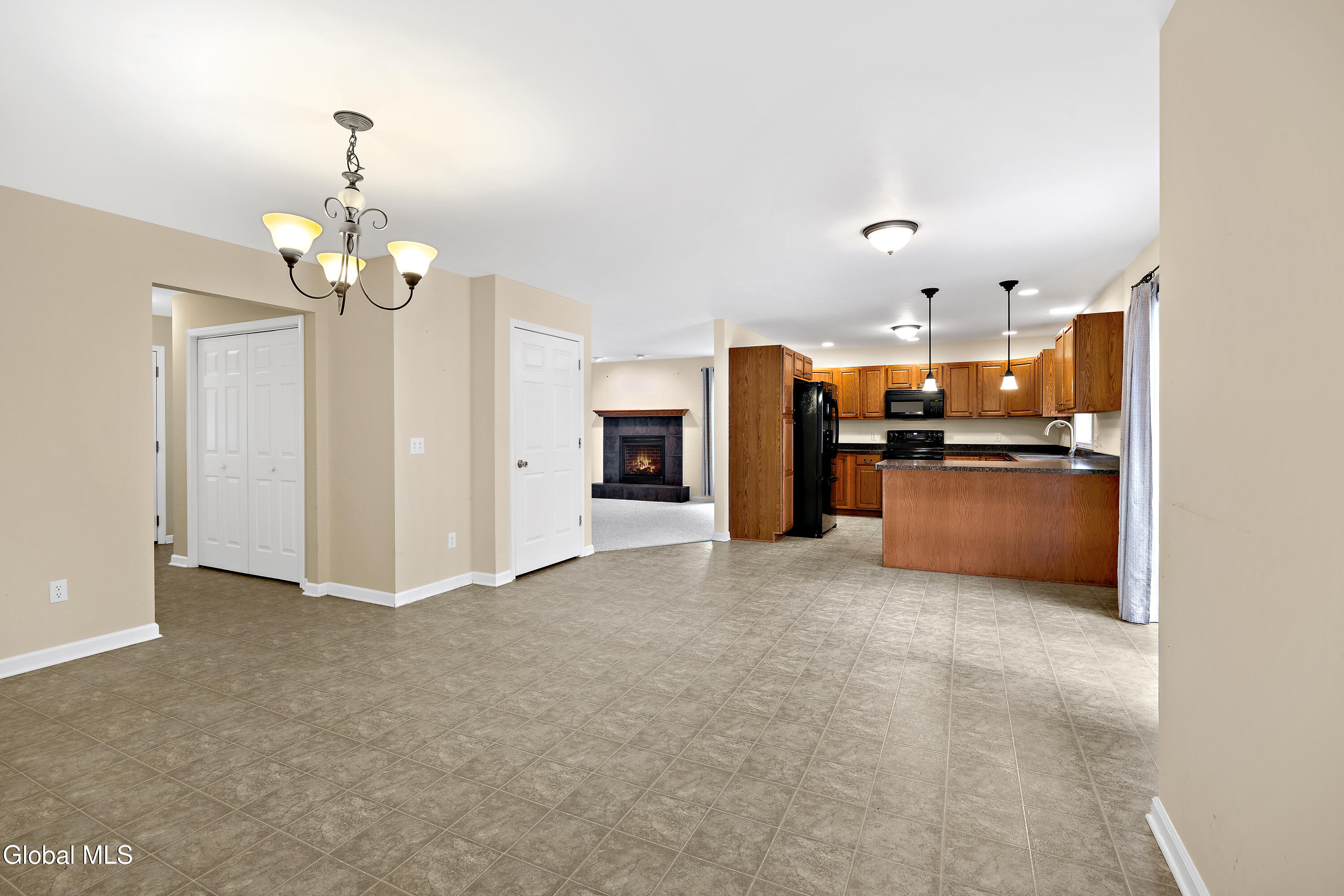 7 Riccardi Lane