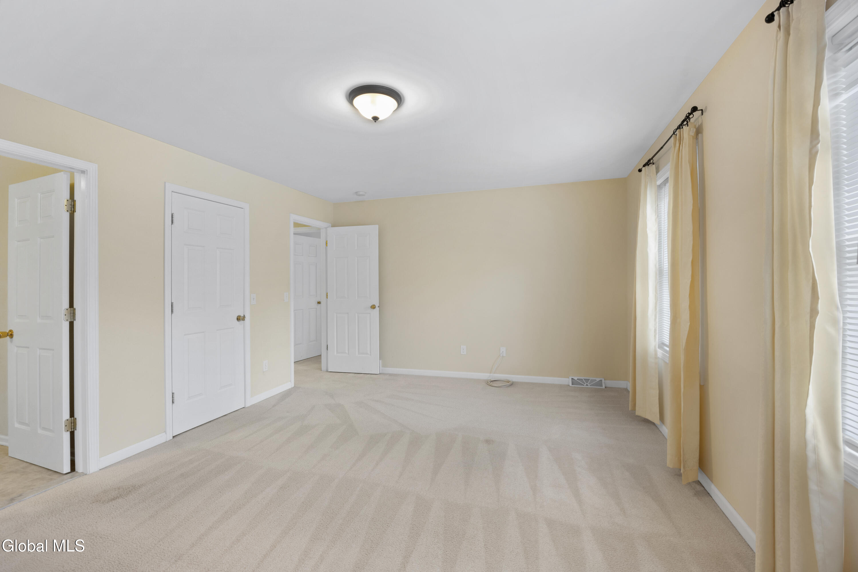 7 Riccardi Lane