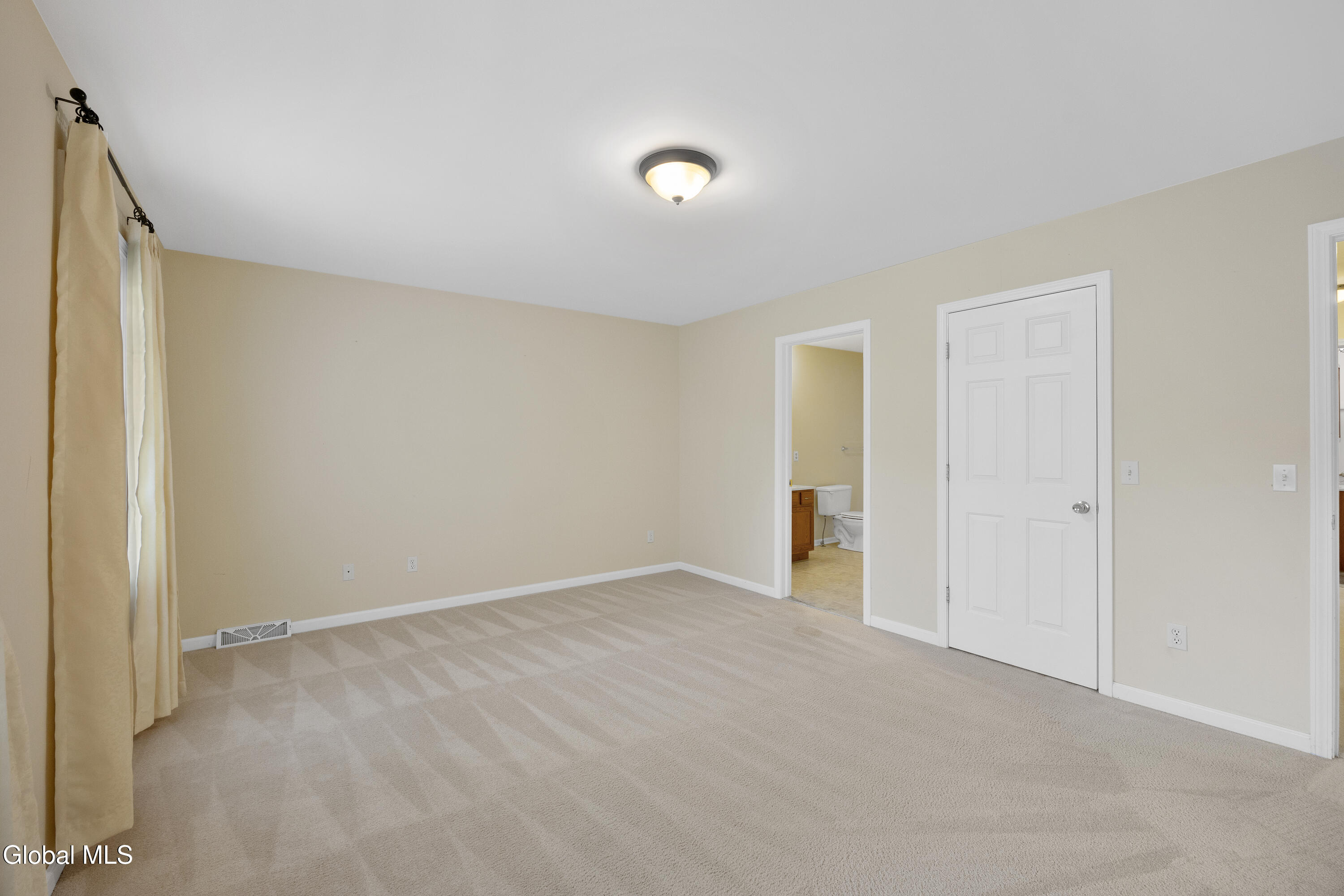 7 Riccardi Lane