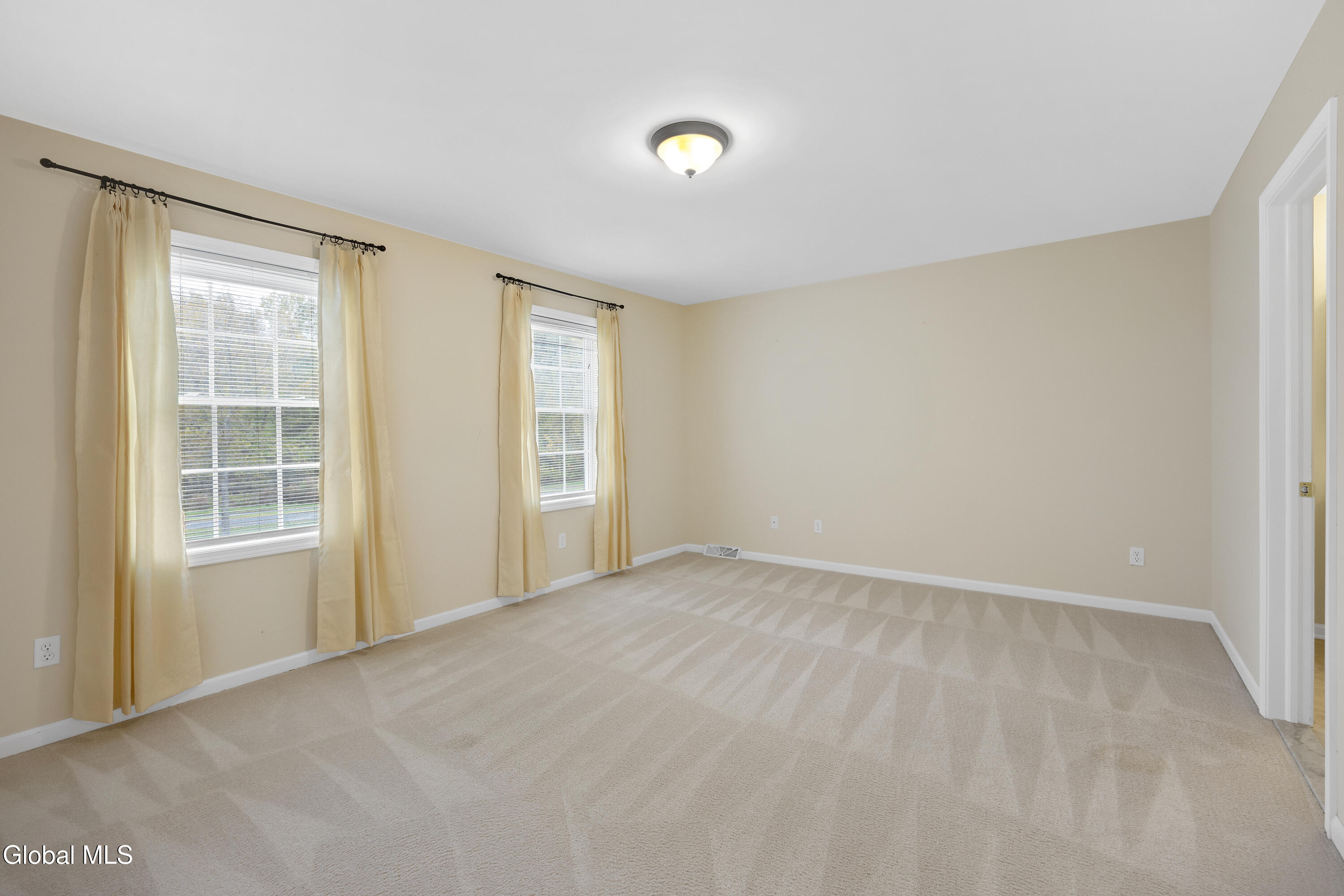 7 Riccardi Lane