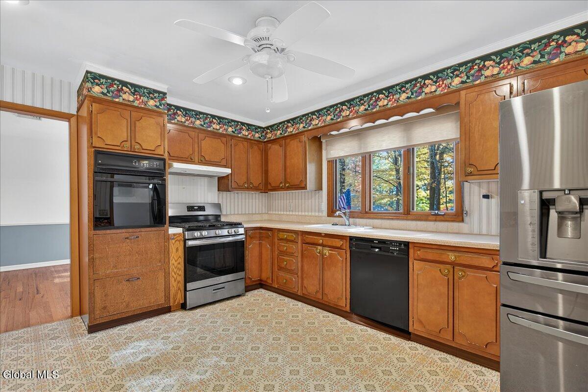 32 Tamarack Lane, Clifton Park