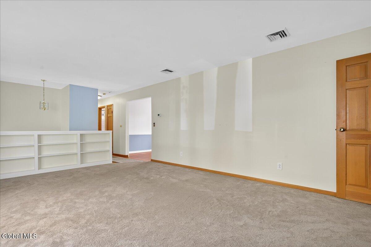 32 Tamarack Lane, Clifton Park