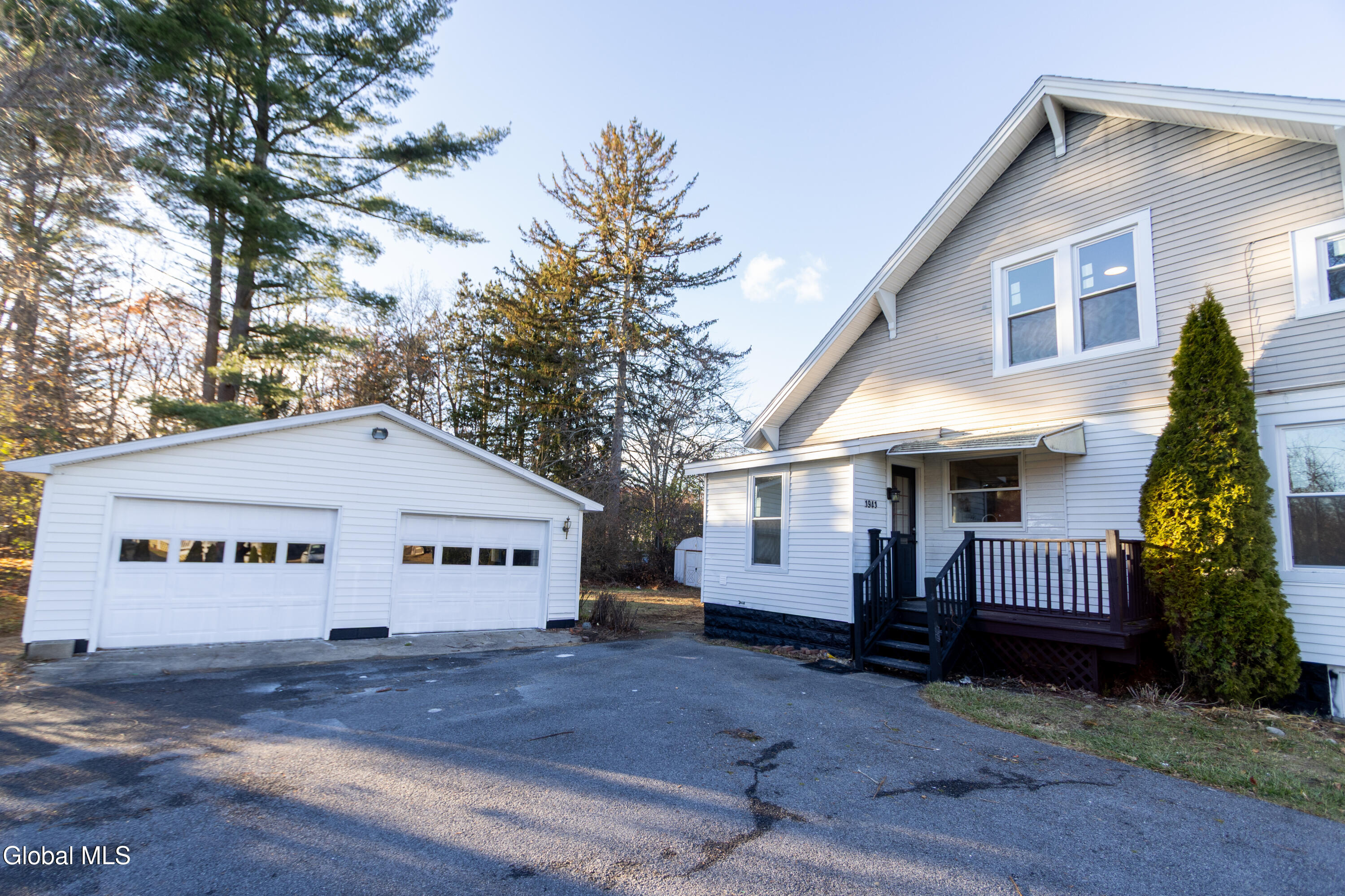 1941 Helderberg Avenue