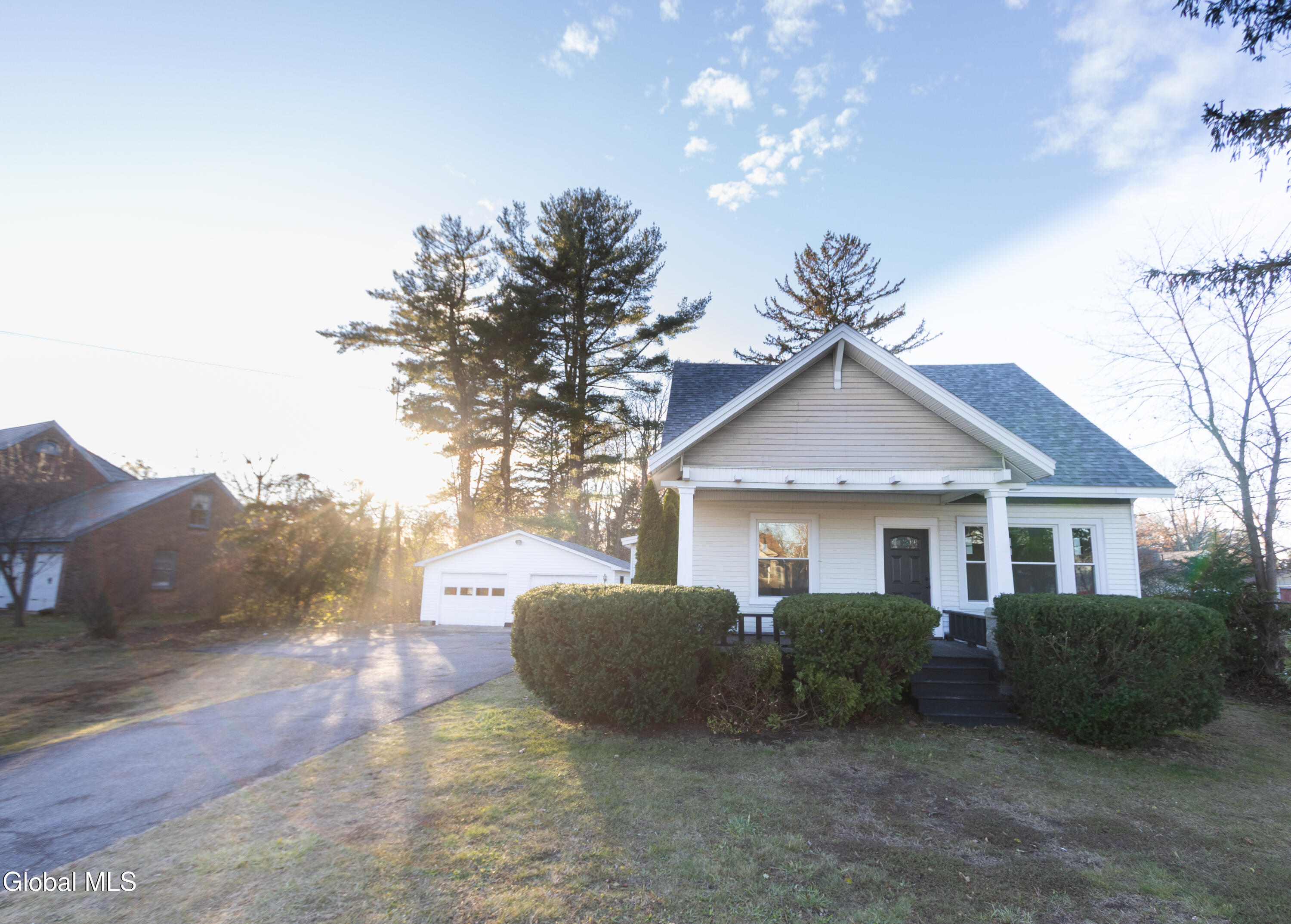 1941 Helderberg Avenue