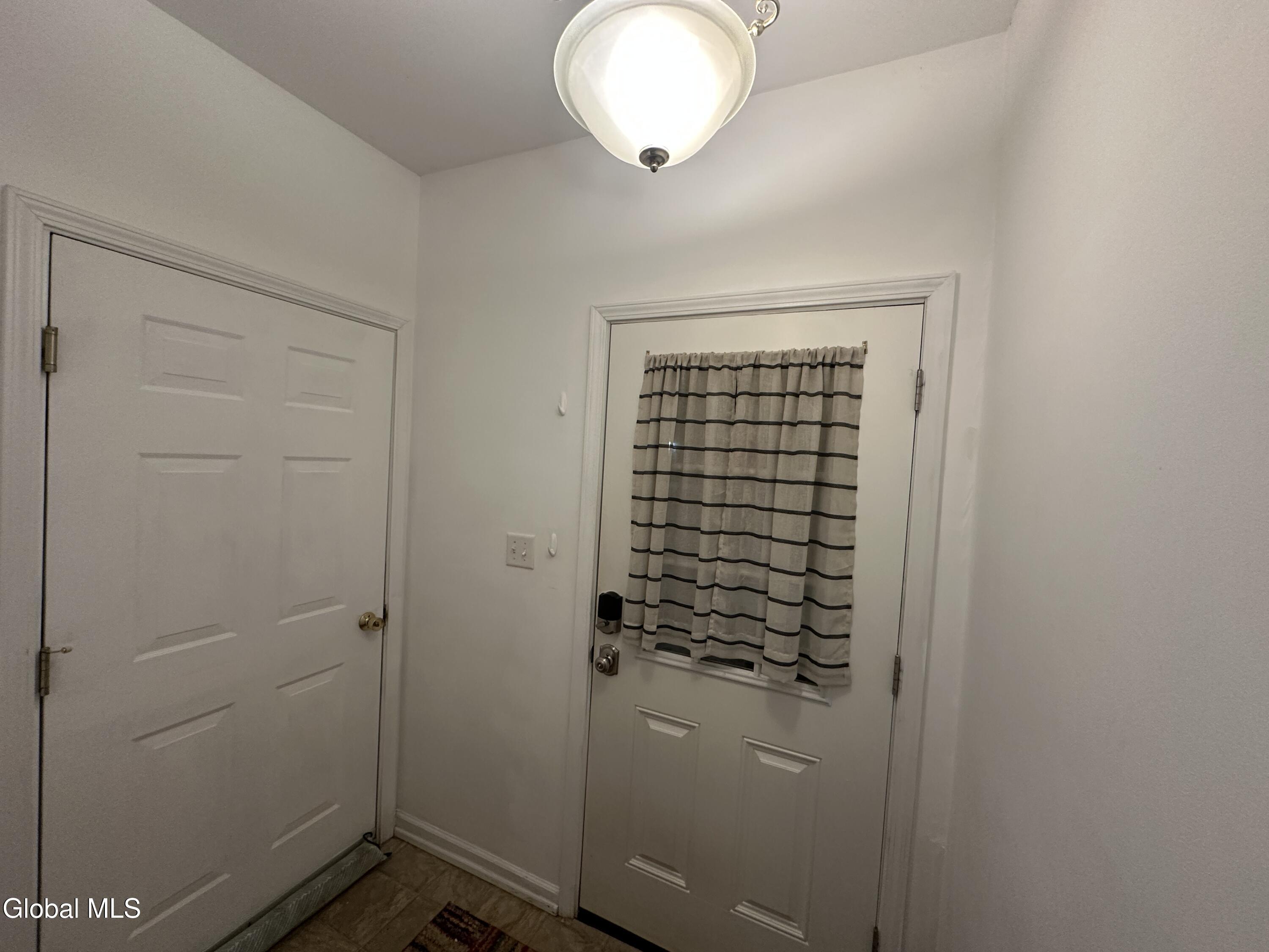 406 Worthington Terrace