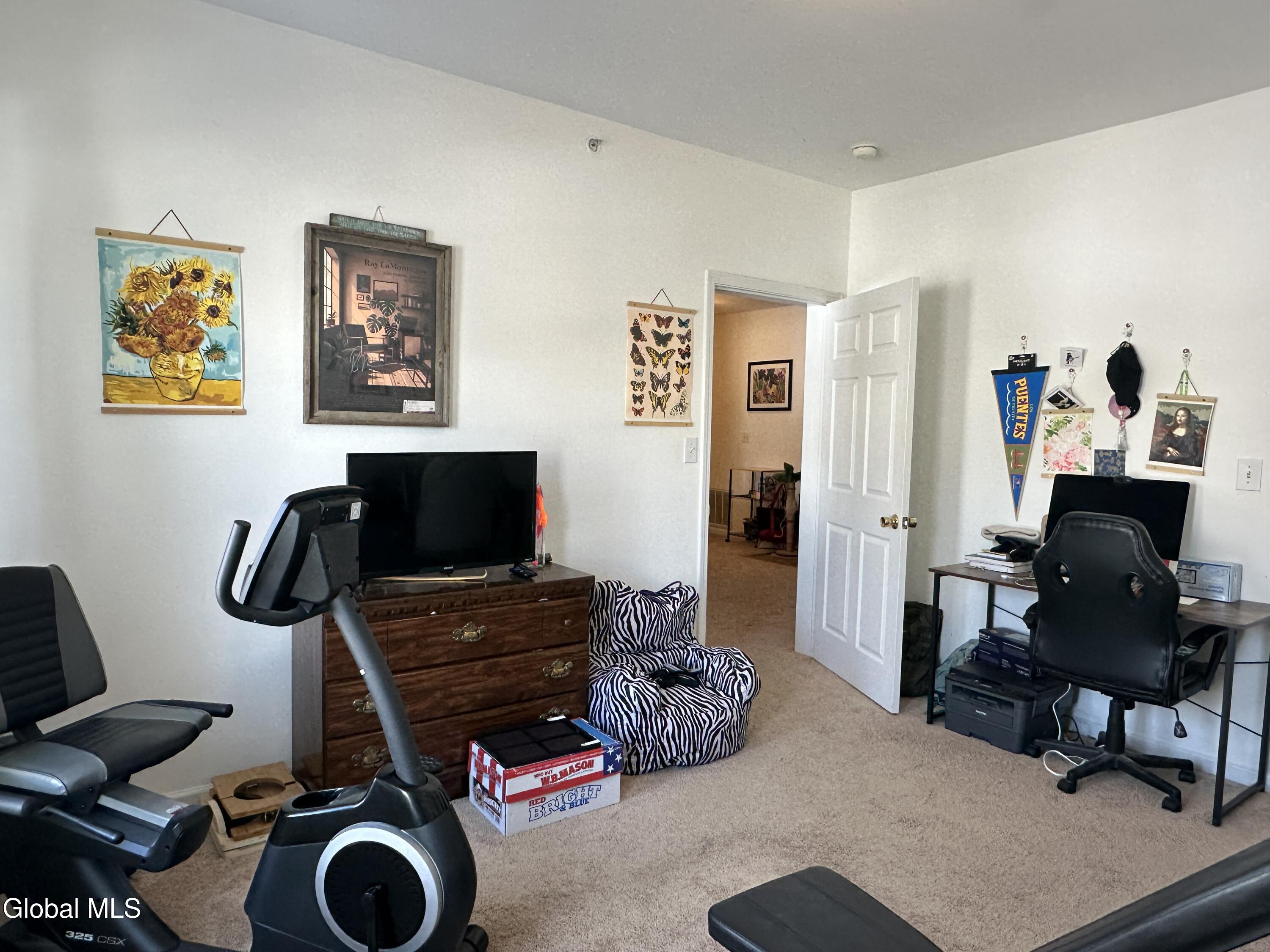 406 Worthington Terrace