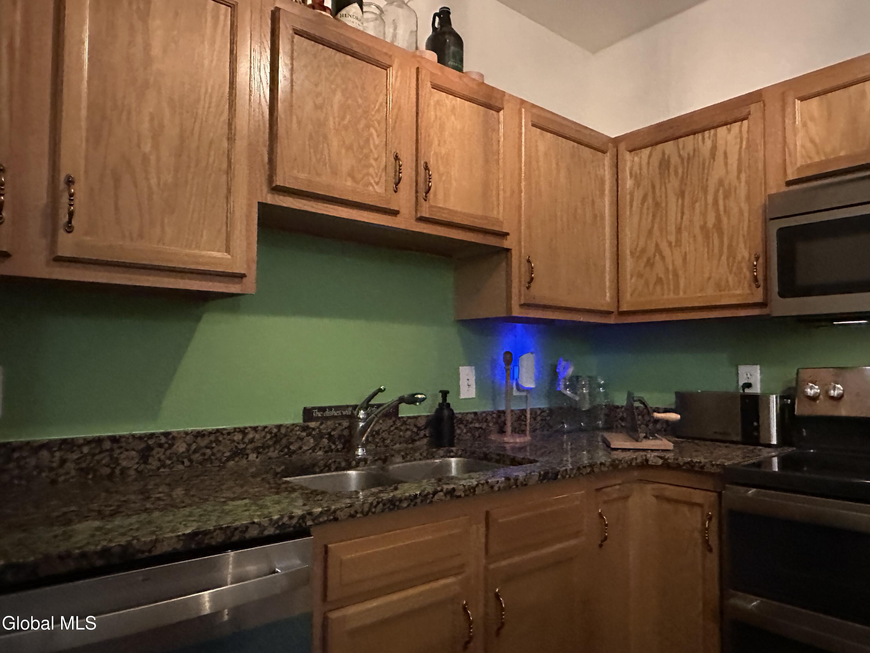 406 Worthington Terrace