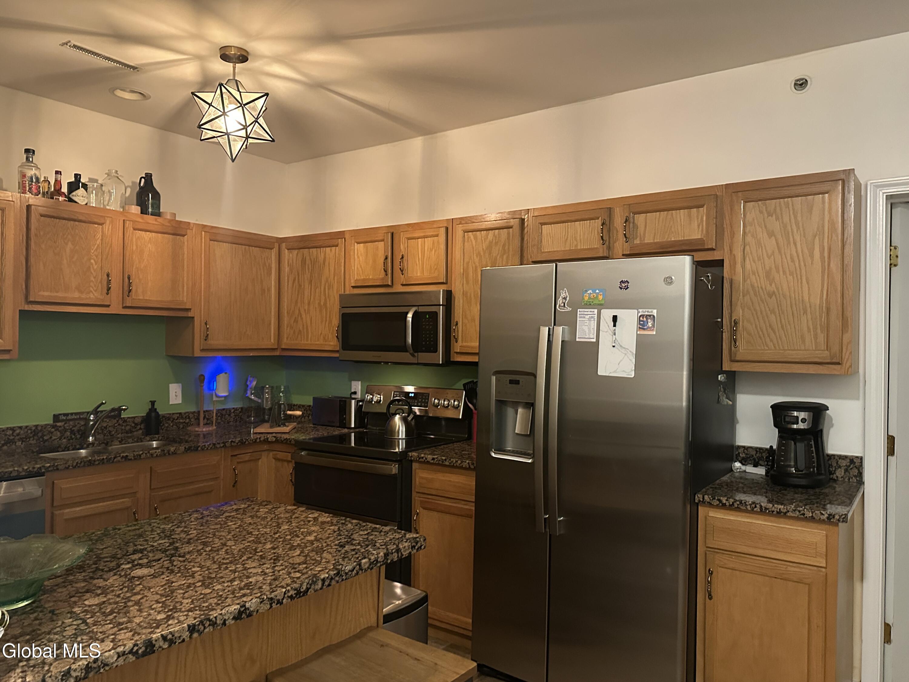 406 Worthington Terrace