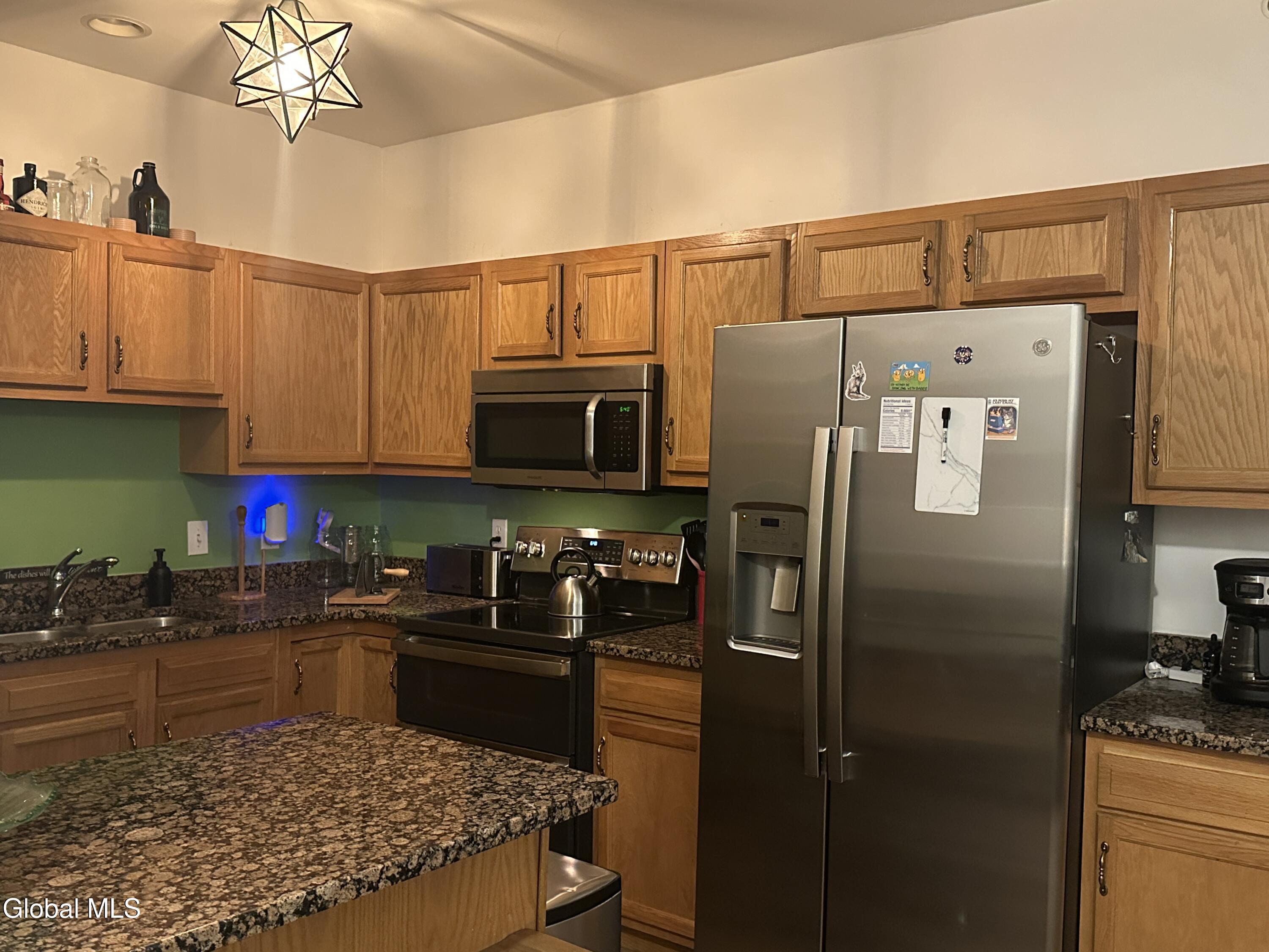 406 Worthington Terrace