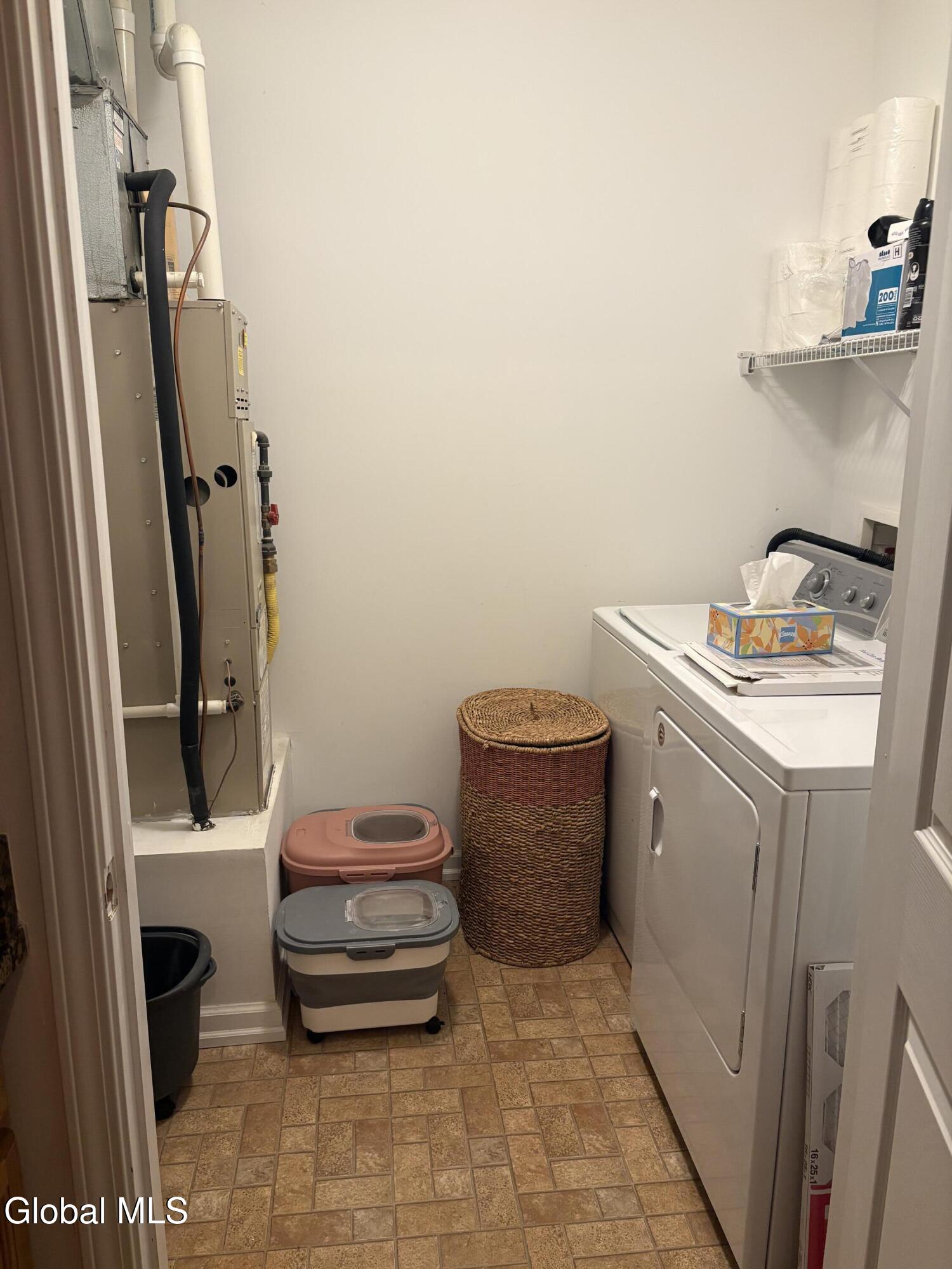 406 Worthington Terrace