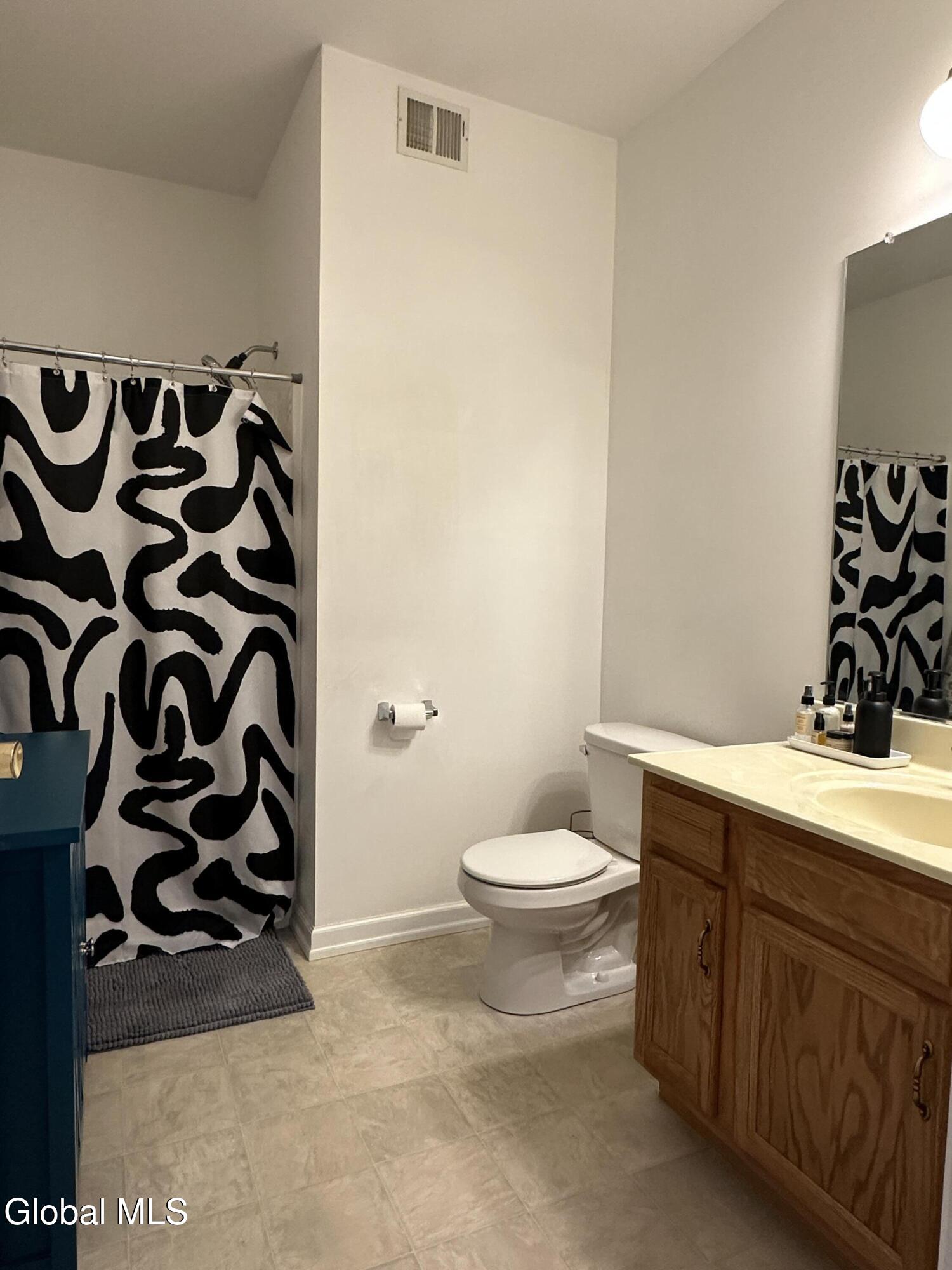 406 Worthington Terrace