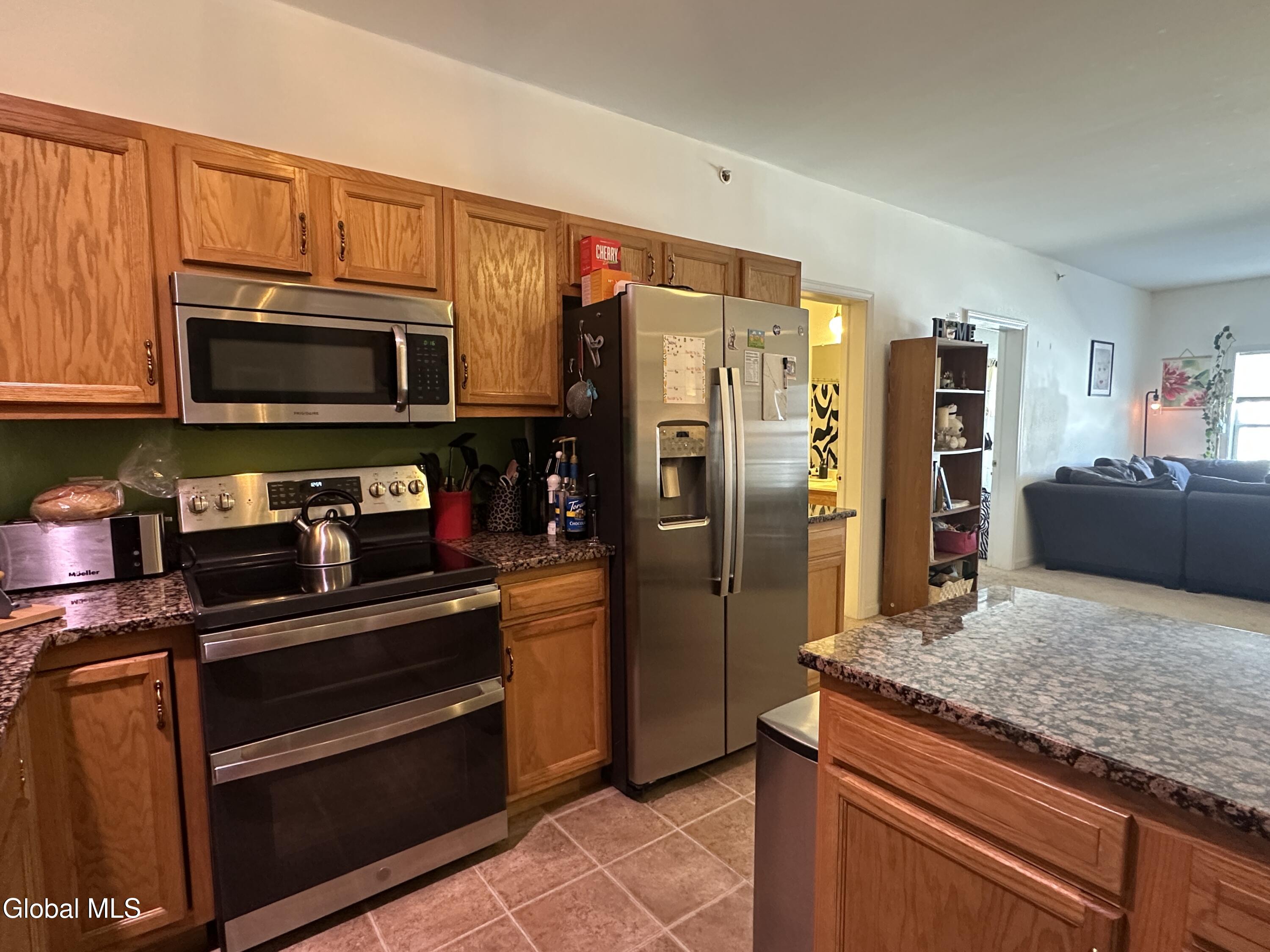 406 Worthington Terrace