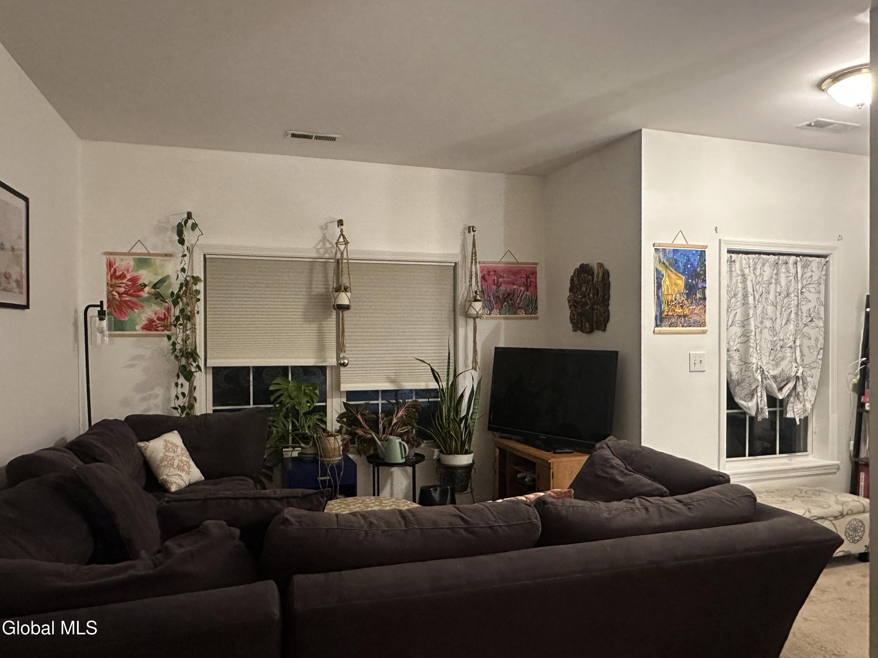 406 Worthington Terrace