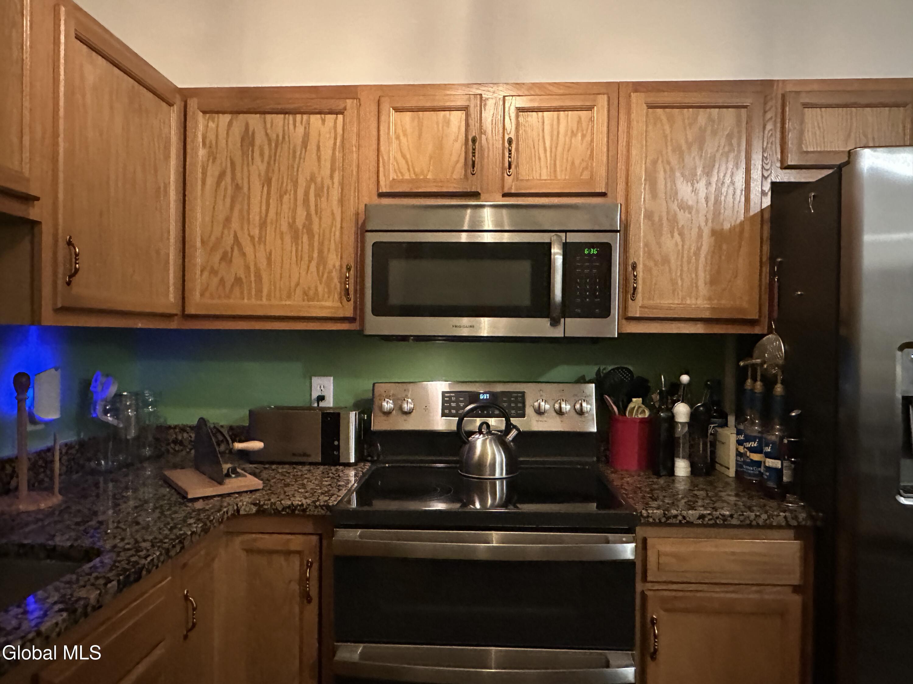 406 Worthington Terrace