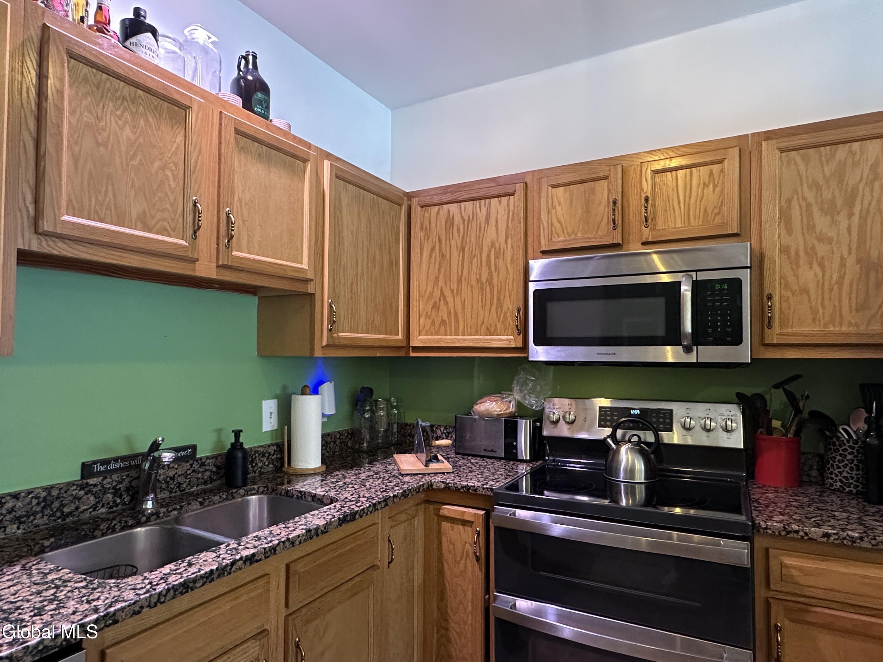 406 Worthington Terrace