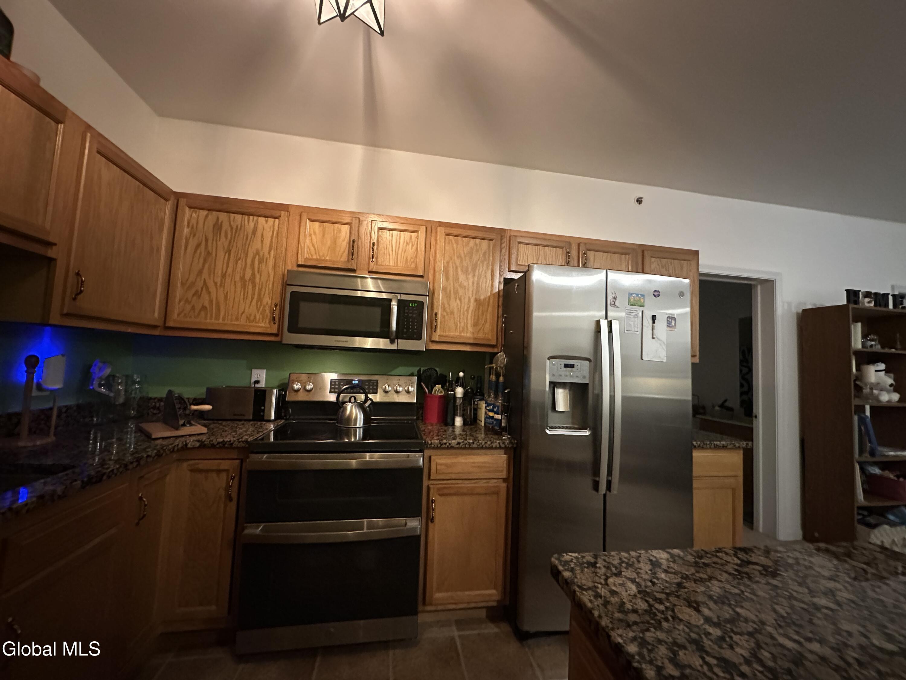 406 Worthington Terrace