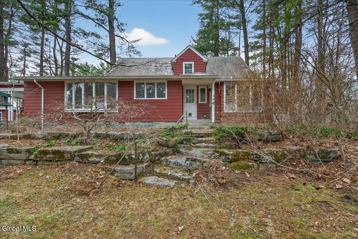 32 Slingerlands Street