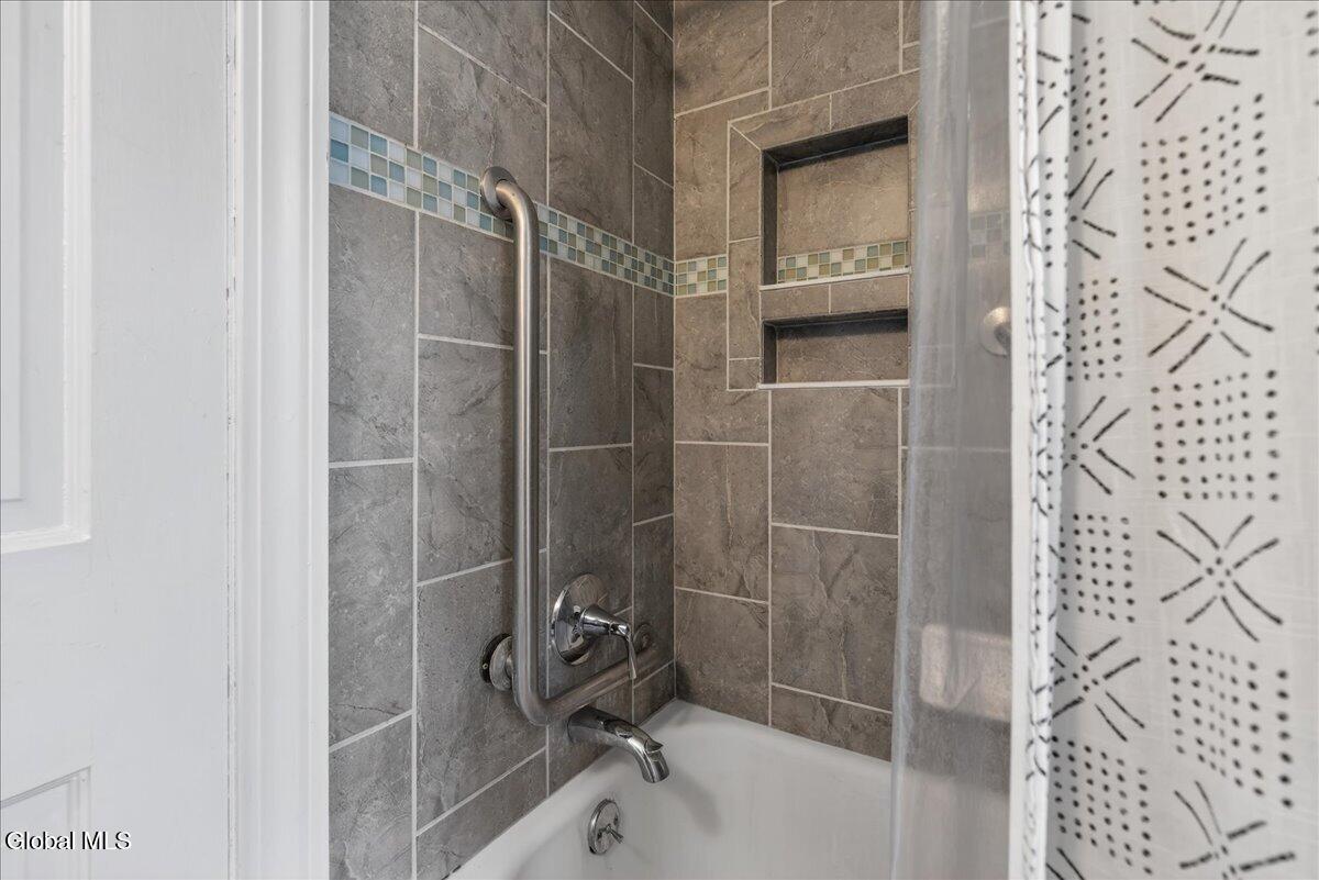 32 Slingerlands Street