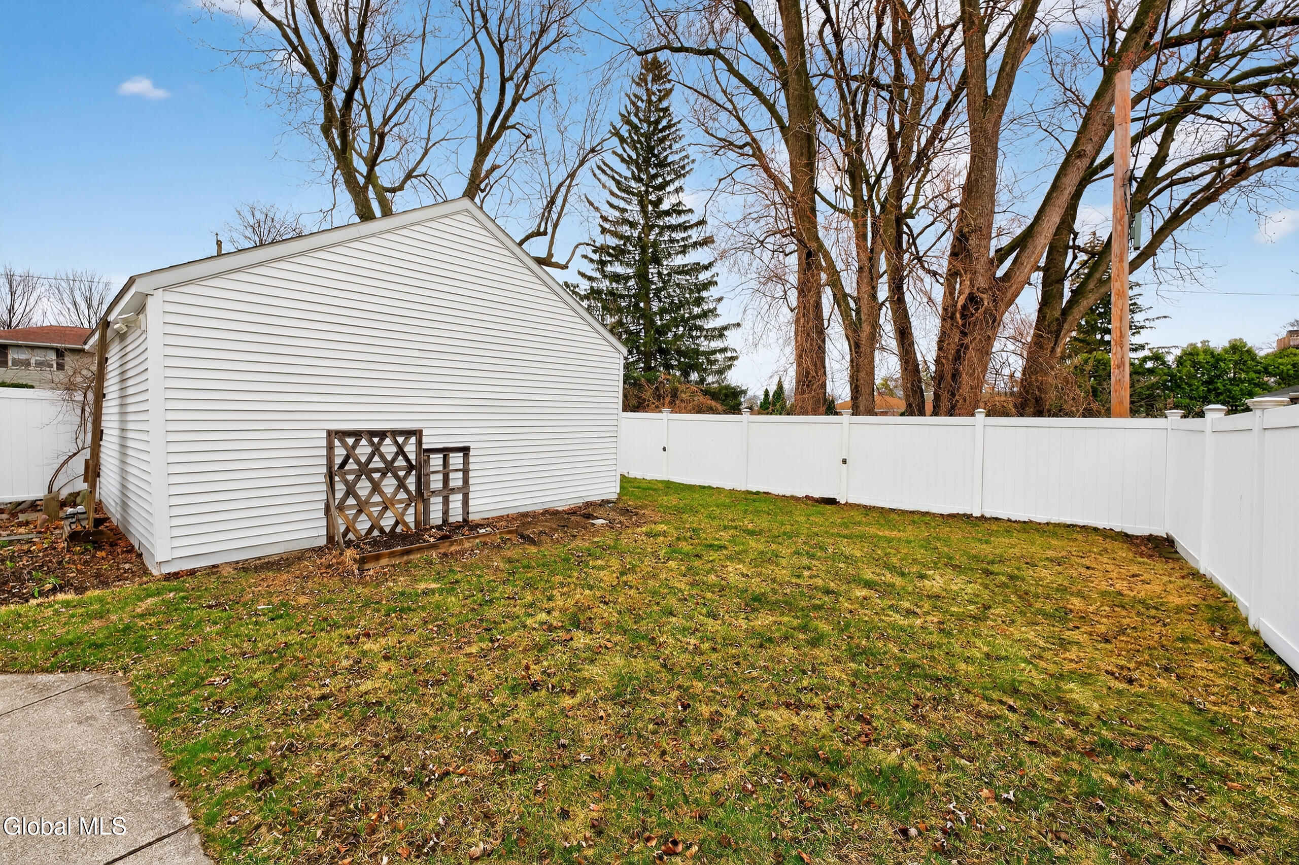 835 Lancaster Street