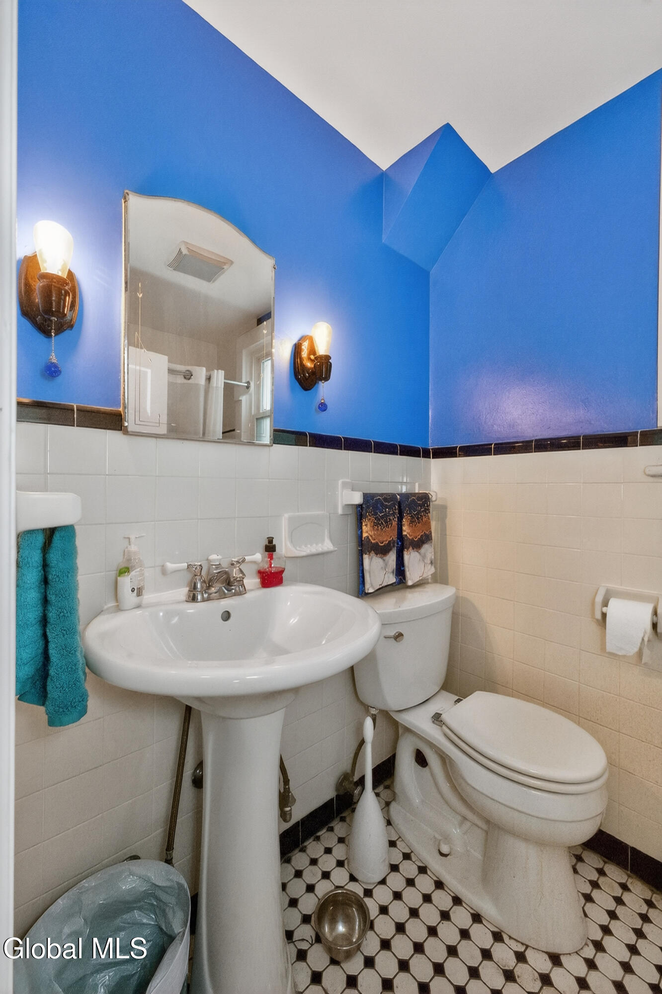 835 Lancaster Street