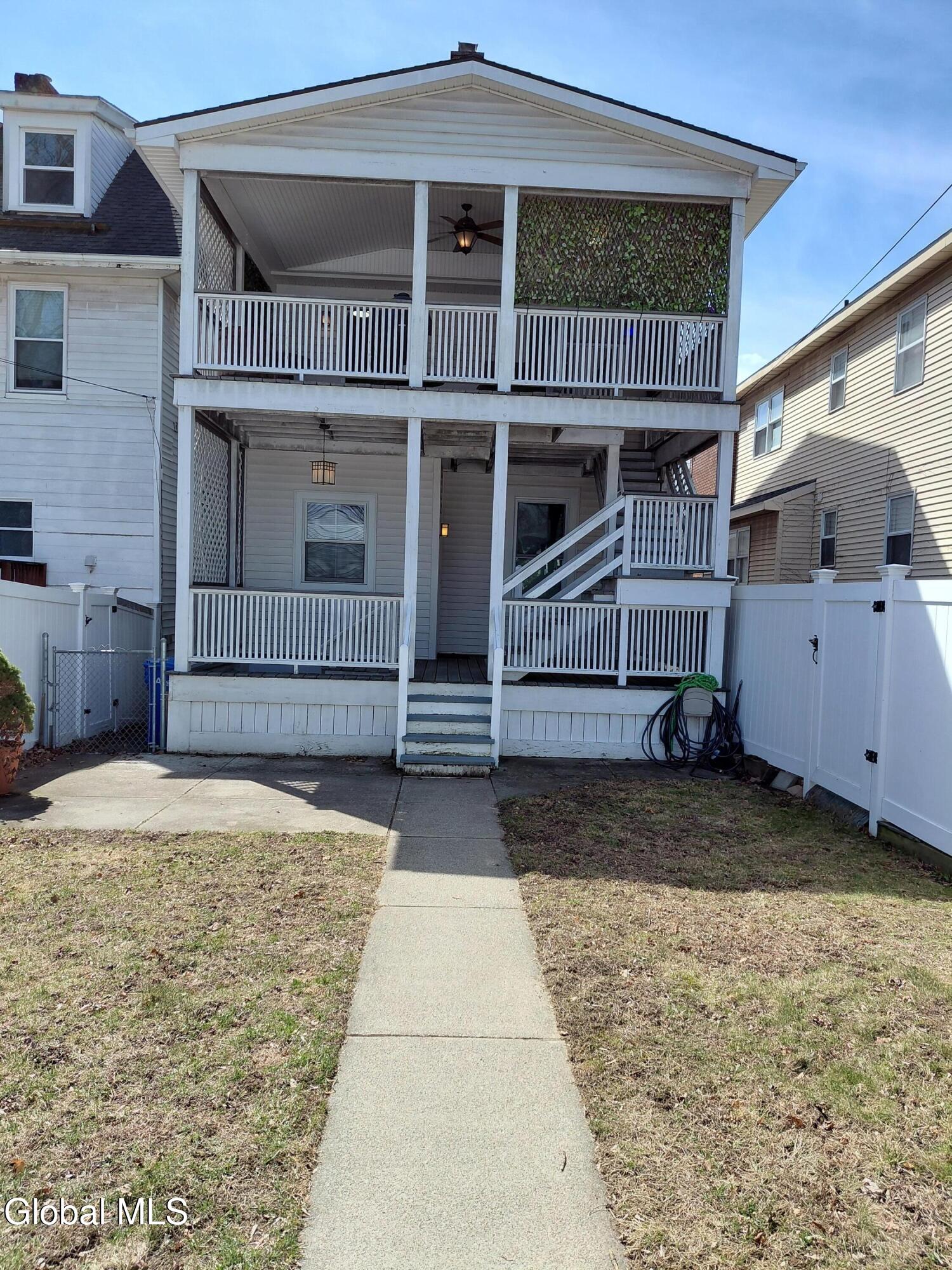 835 Lancaster Street