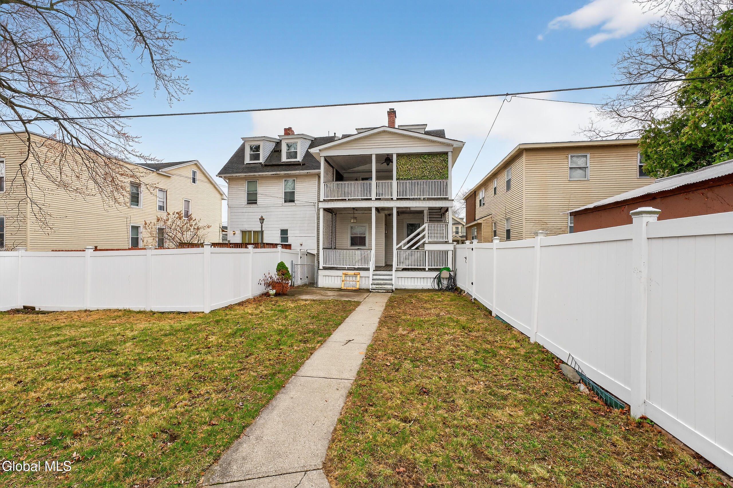 835 Lancaster Street