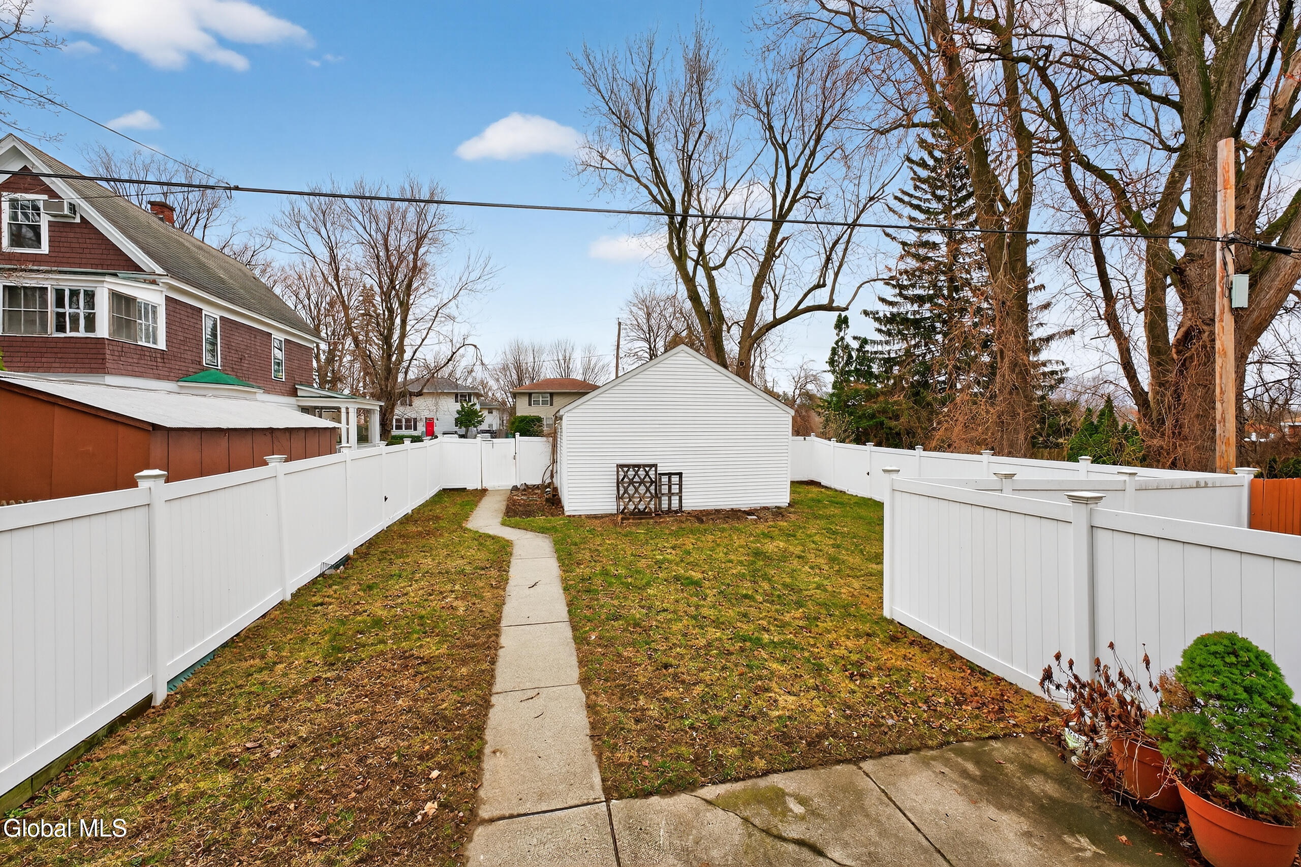 835 Lancaster Street