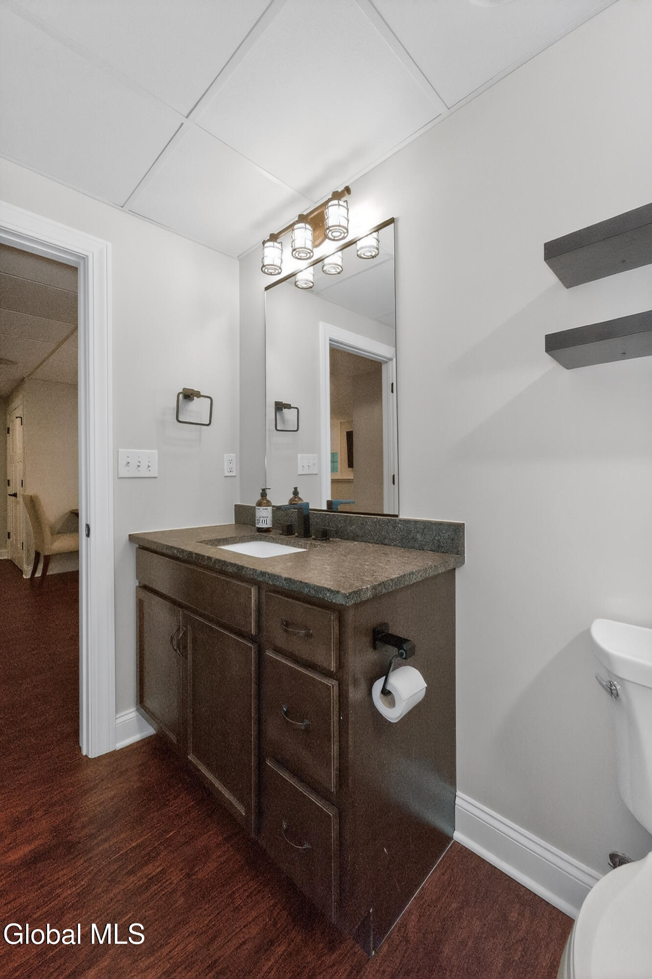 38 Cambridge Way, N/A