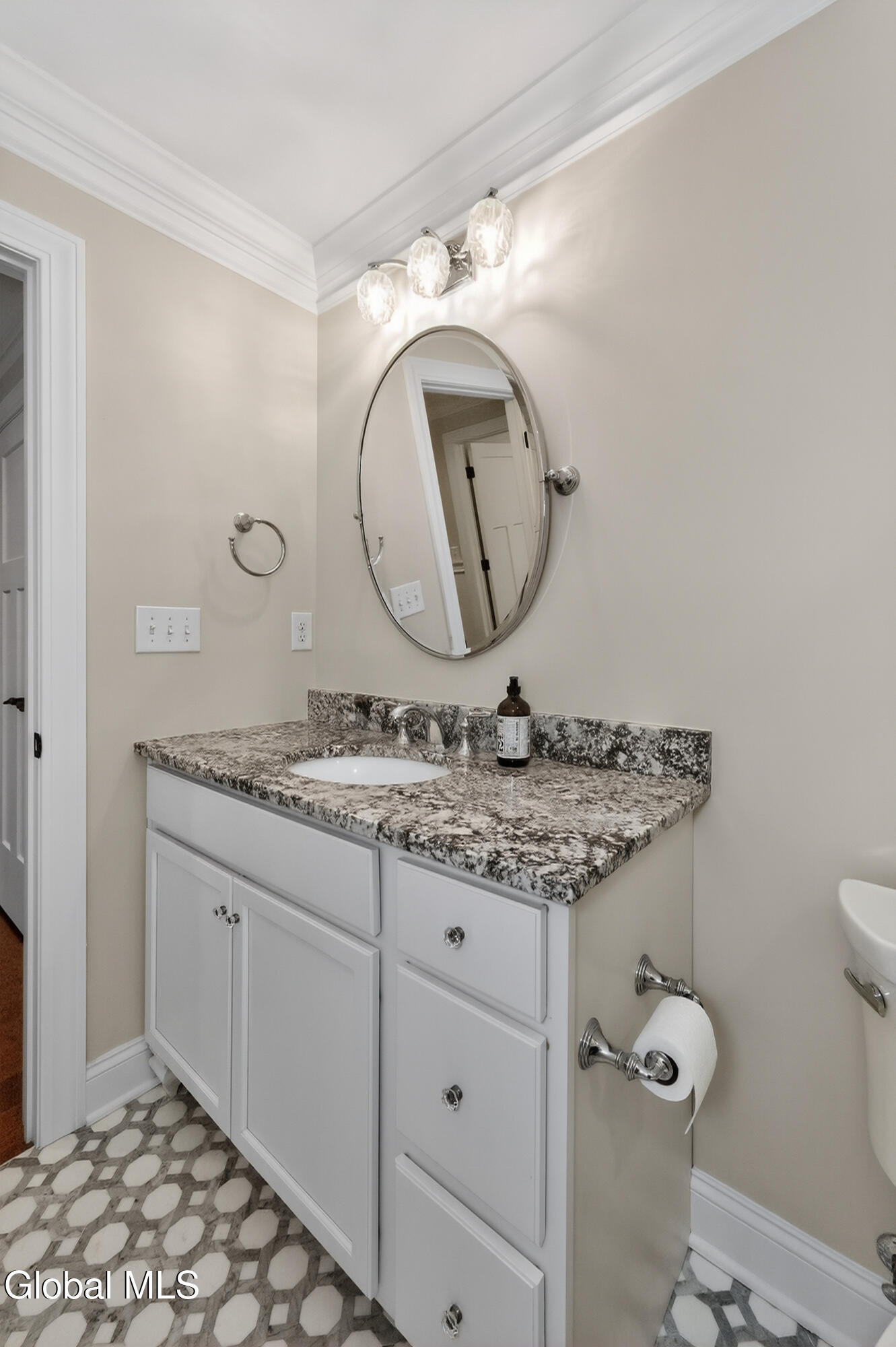 38 Cambridge Way, N/A