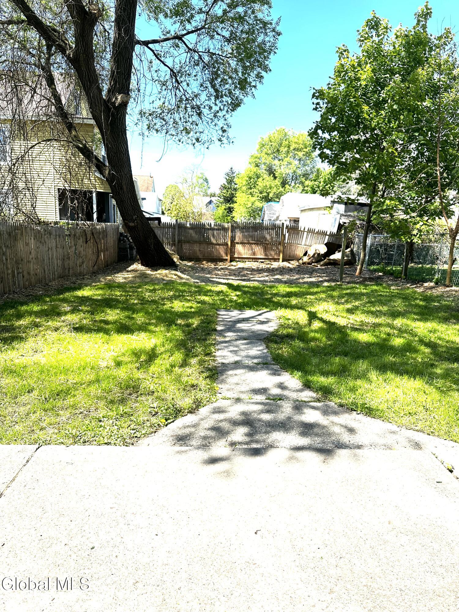 866 Thompson Street