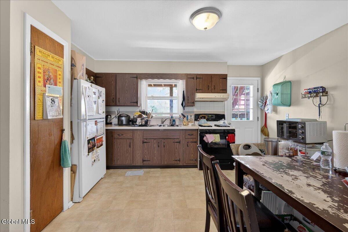5 Deer Path Drive