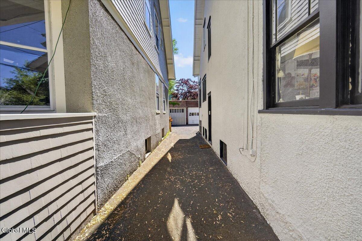78 Grove Avenue