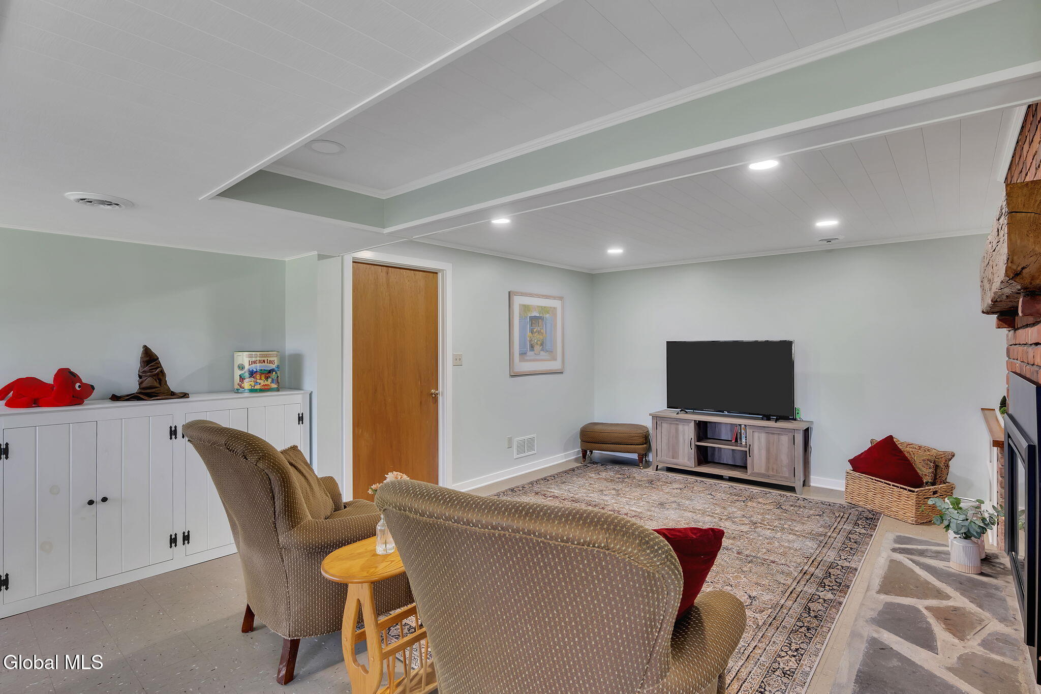 896 Randall Road