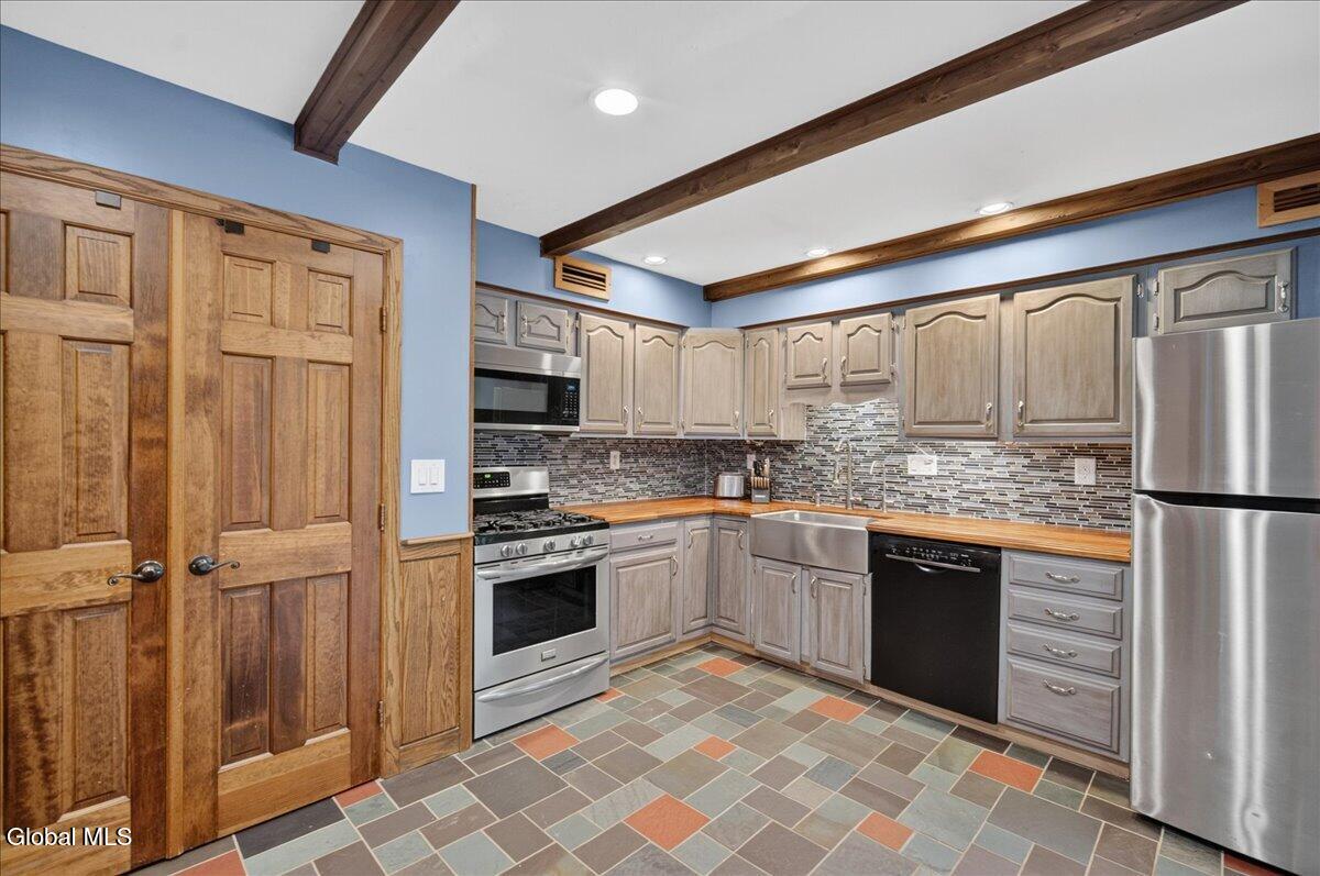 9C La Costa Drive
