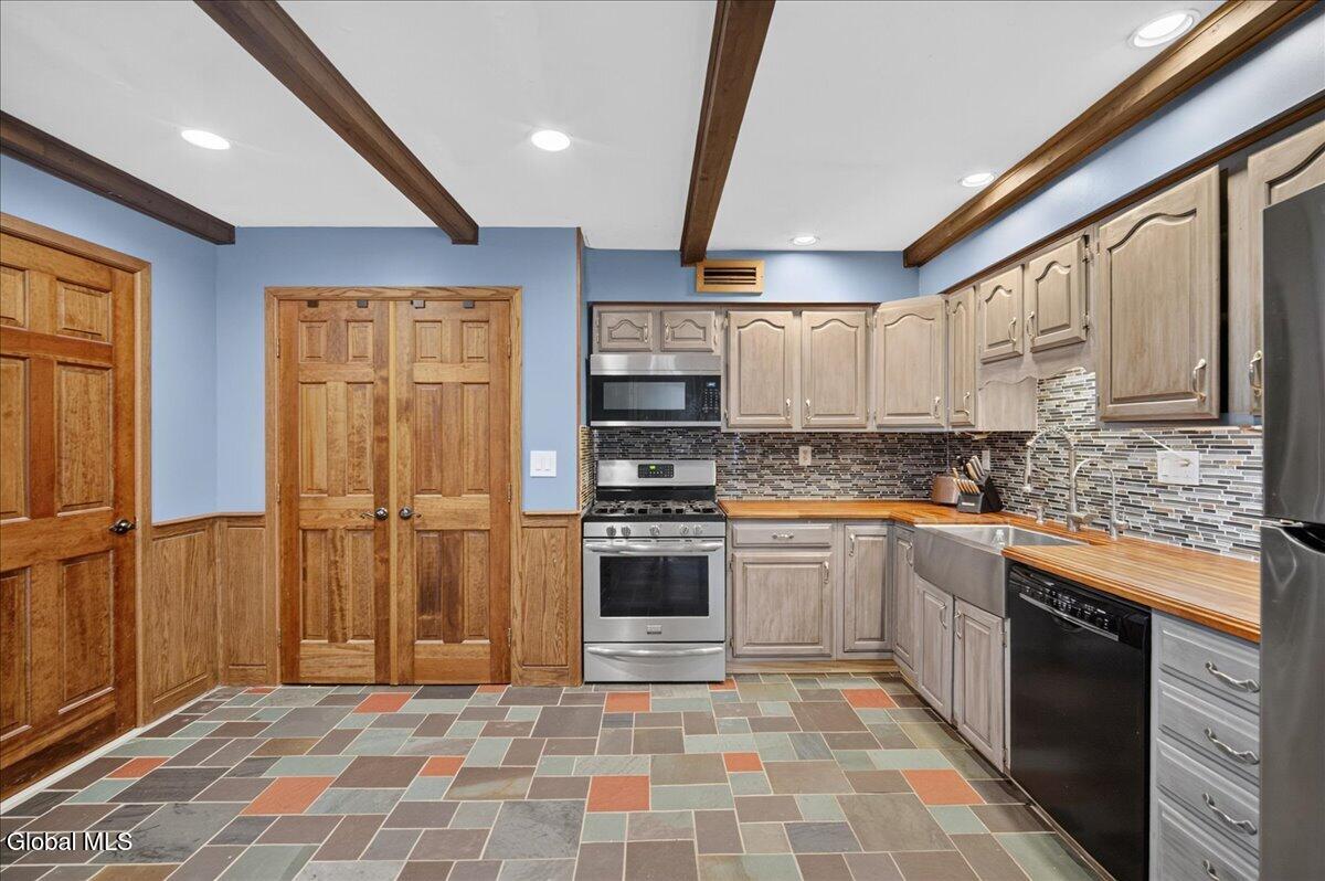 9C La Costa Drive