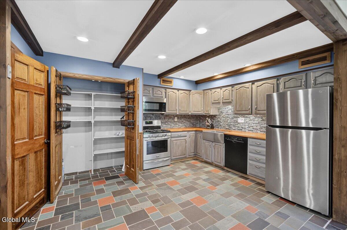 9C La Costa Drive