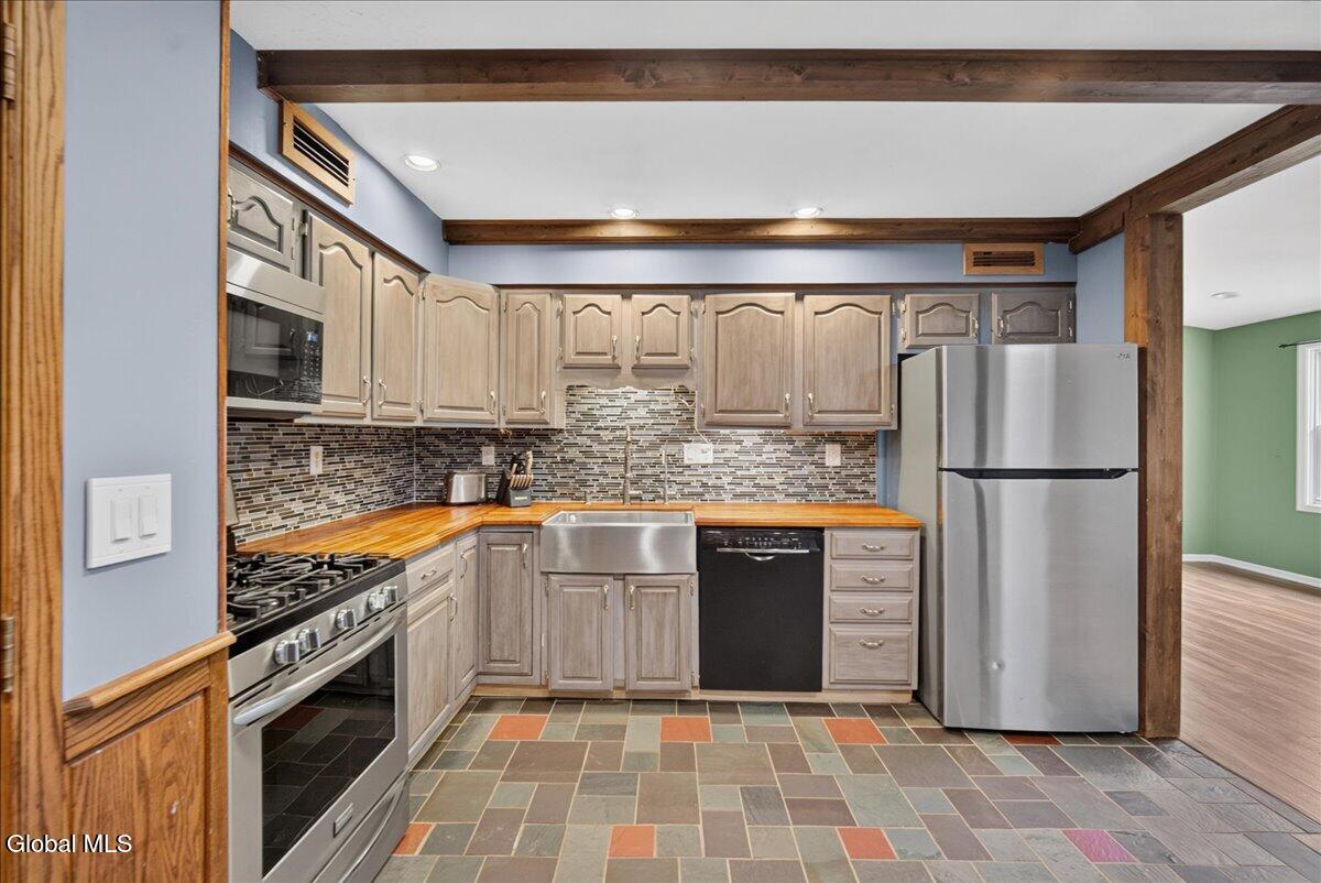 9C La Costa Drive