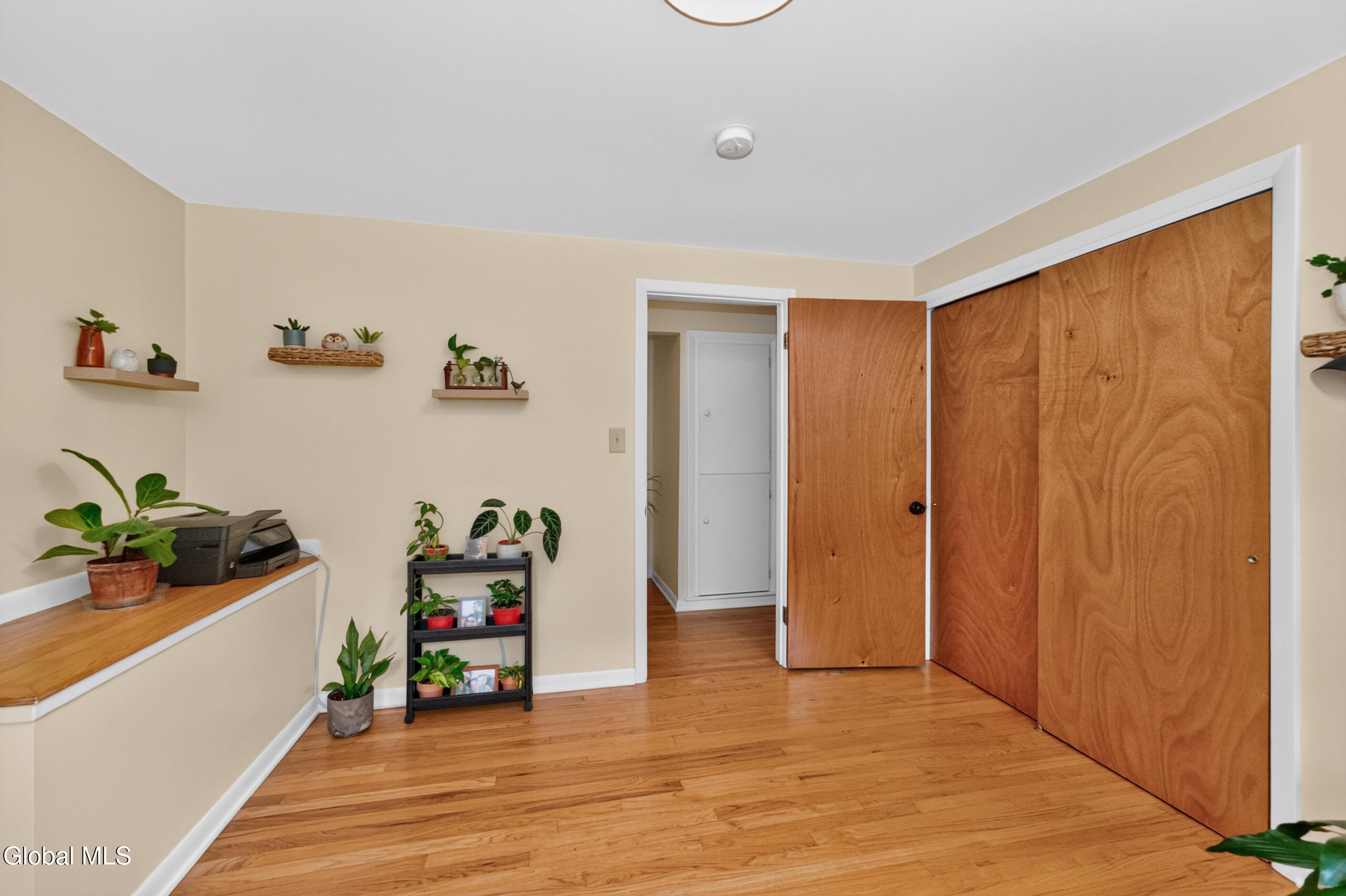 1042 Manas Drive