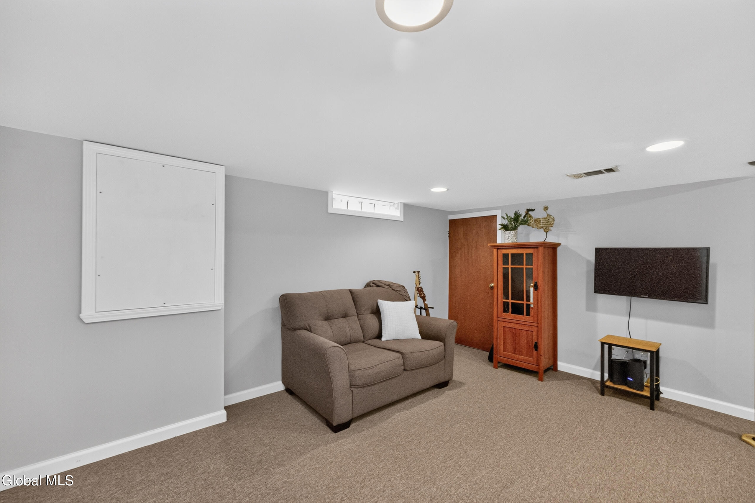1042 Manas Drive