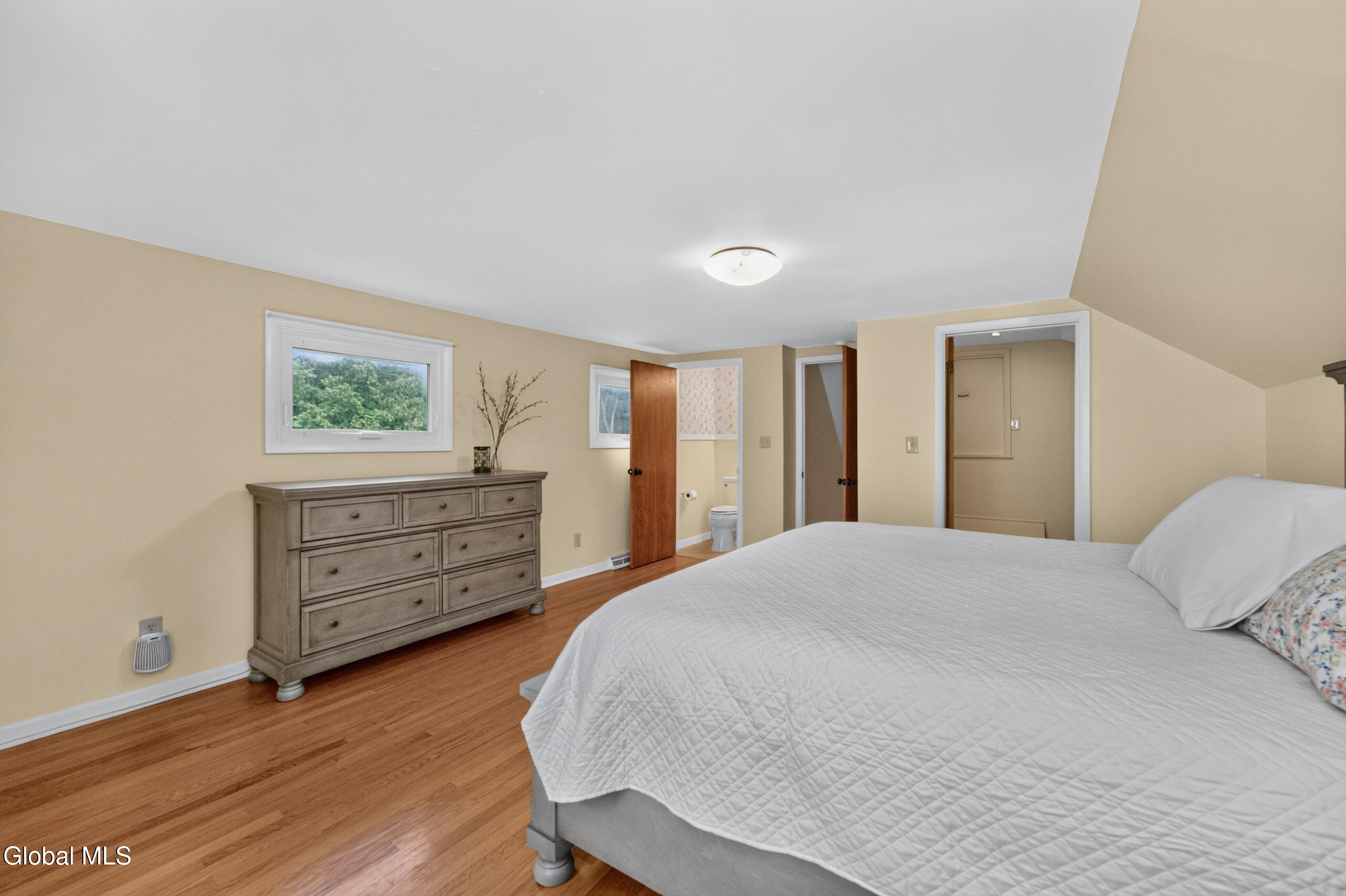 1042 Manas Drive