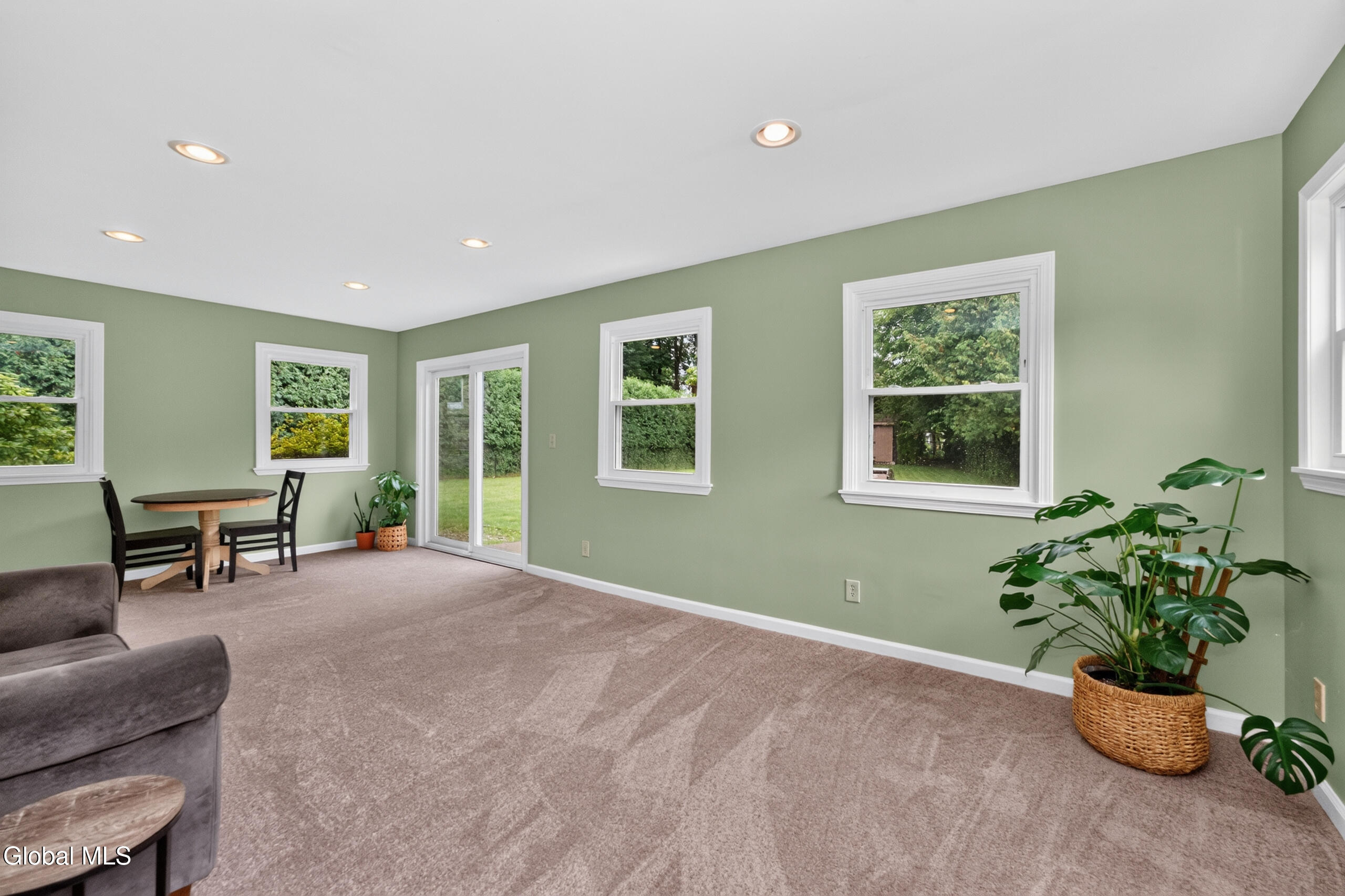 1042 Manas Drive