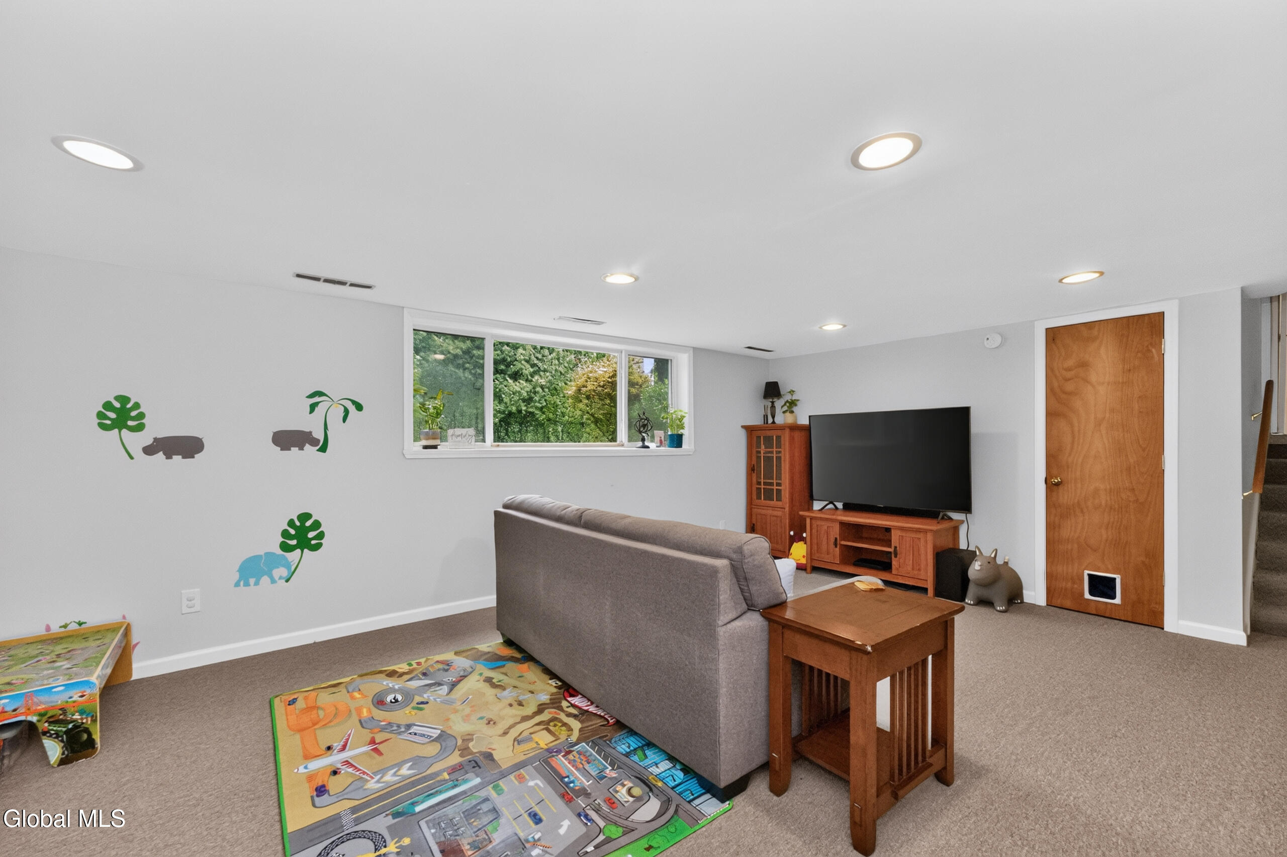 1042 Manas Drive