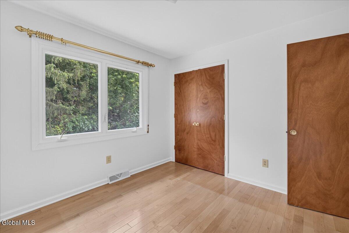 11 Laurel Drive