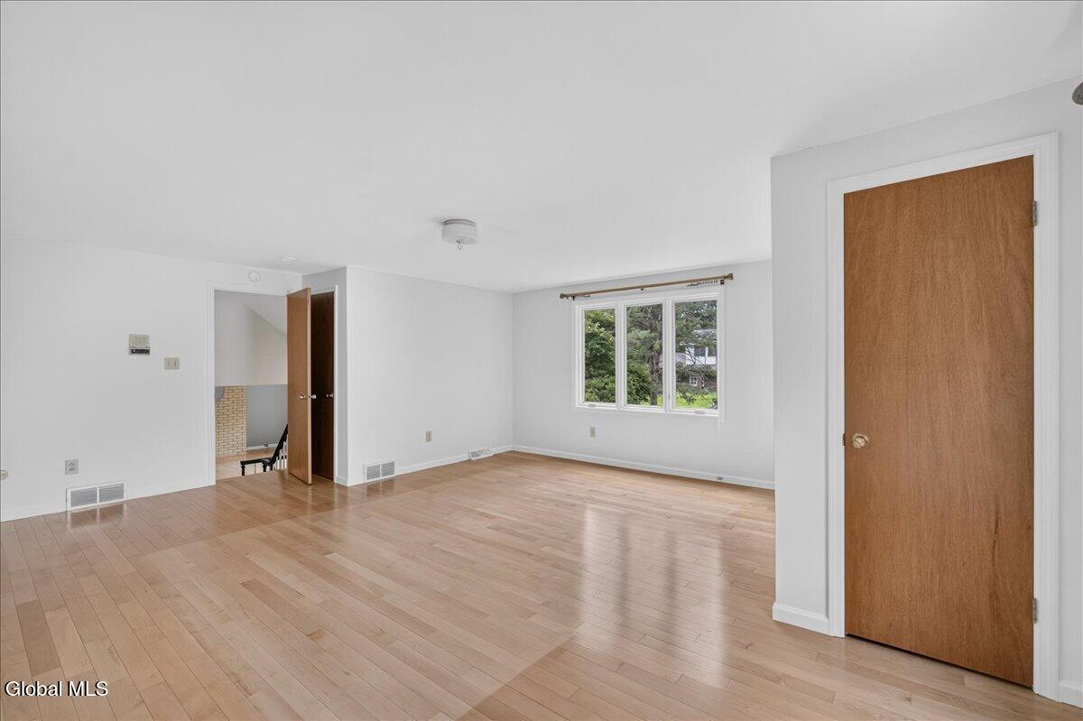 11 Laurel Drive