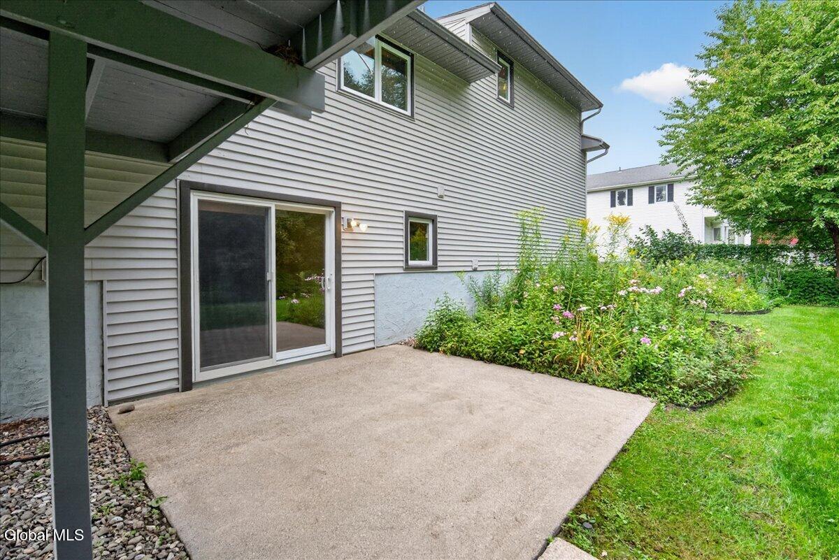 11 Laurel Drive