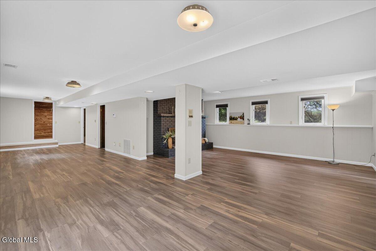 11 Laurel Drive
