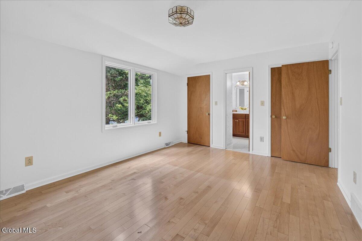 11 Laurel Drive